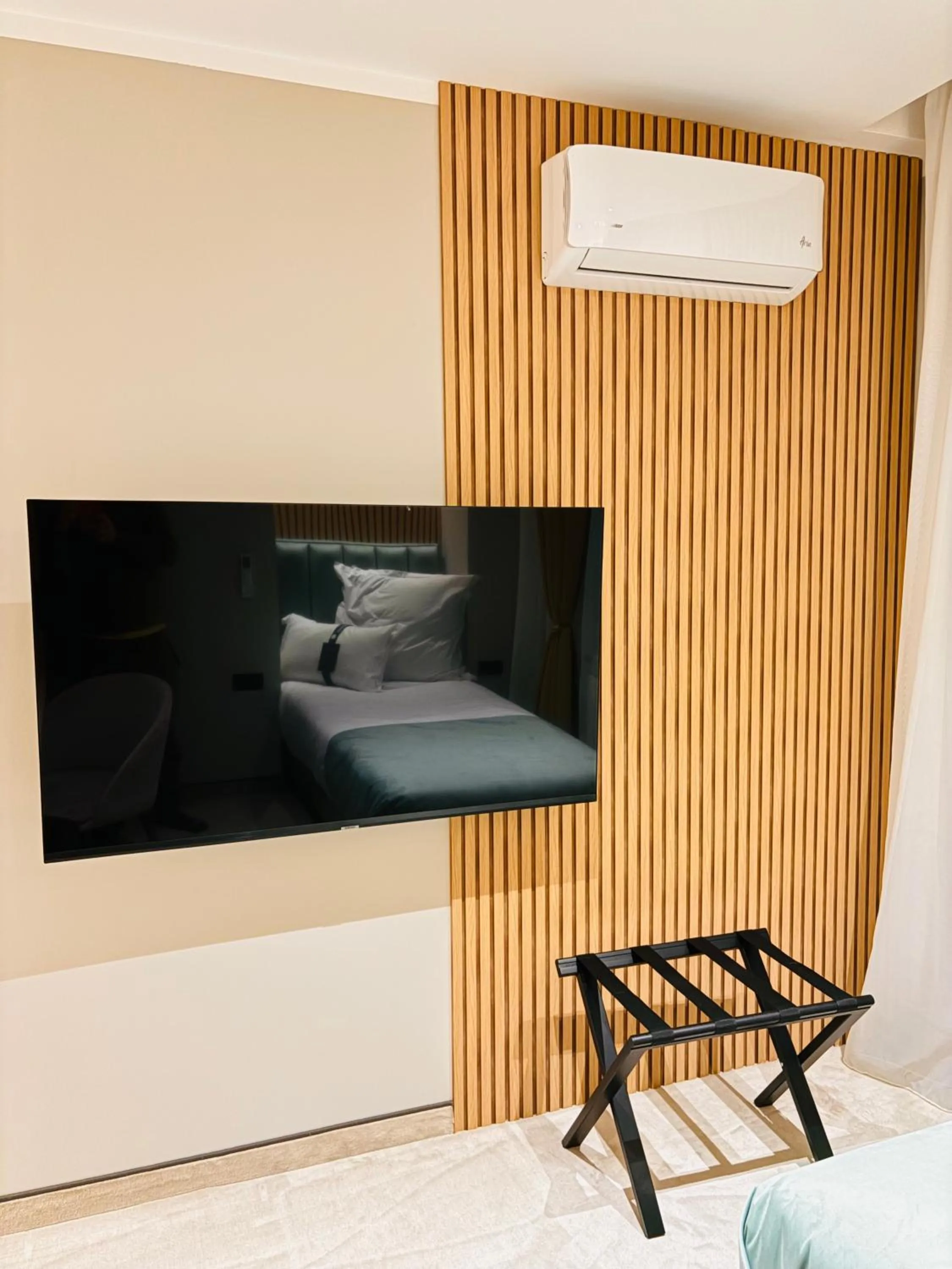 TV and multimedia in Hotel Clipa