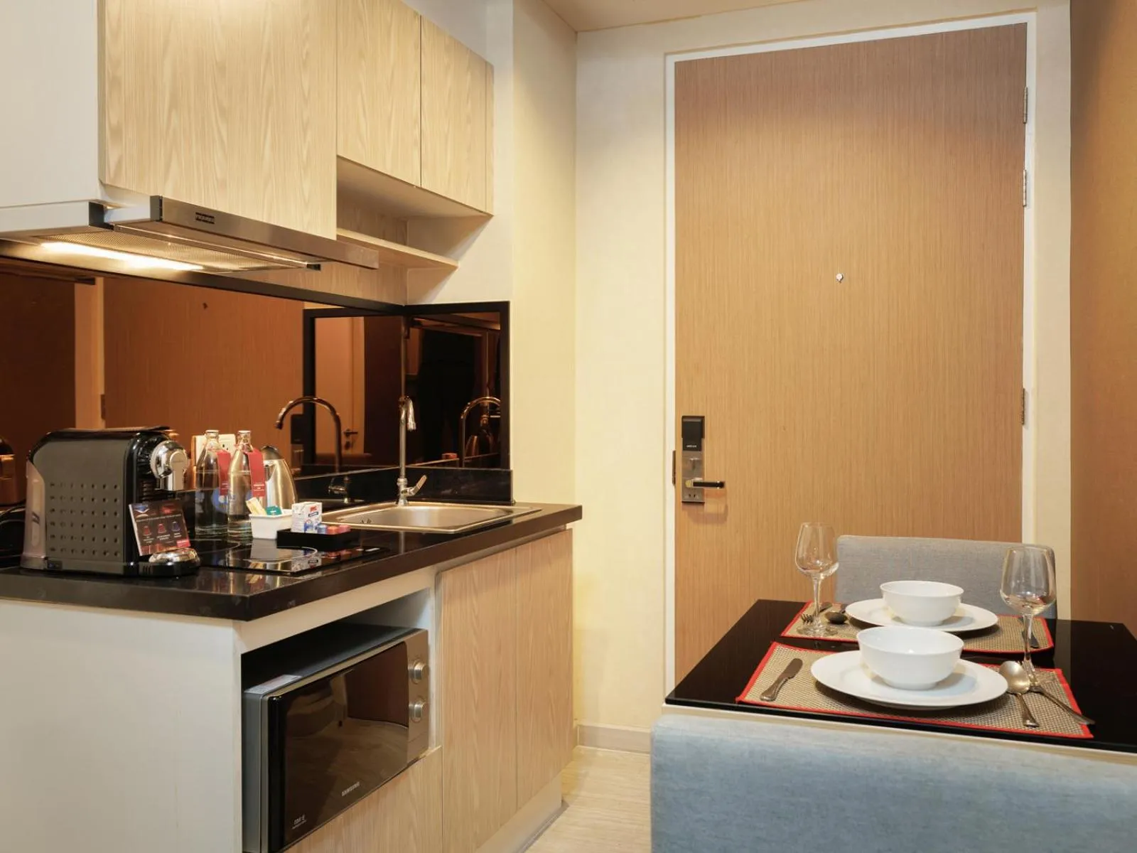 Kitchen or kitchenette in Estella Ekkamai