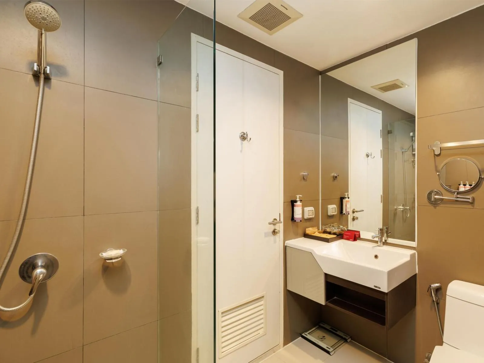 Bathroom in Estella Ekkamai