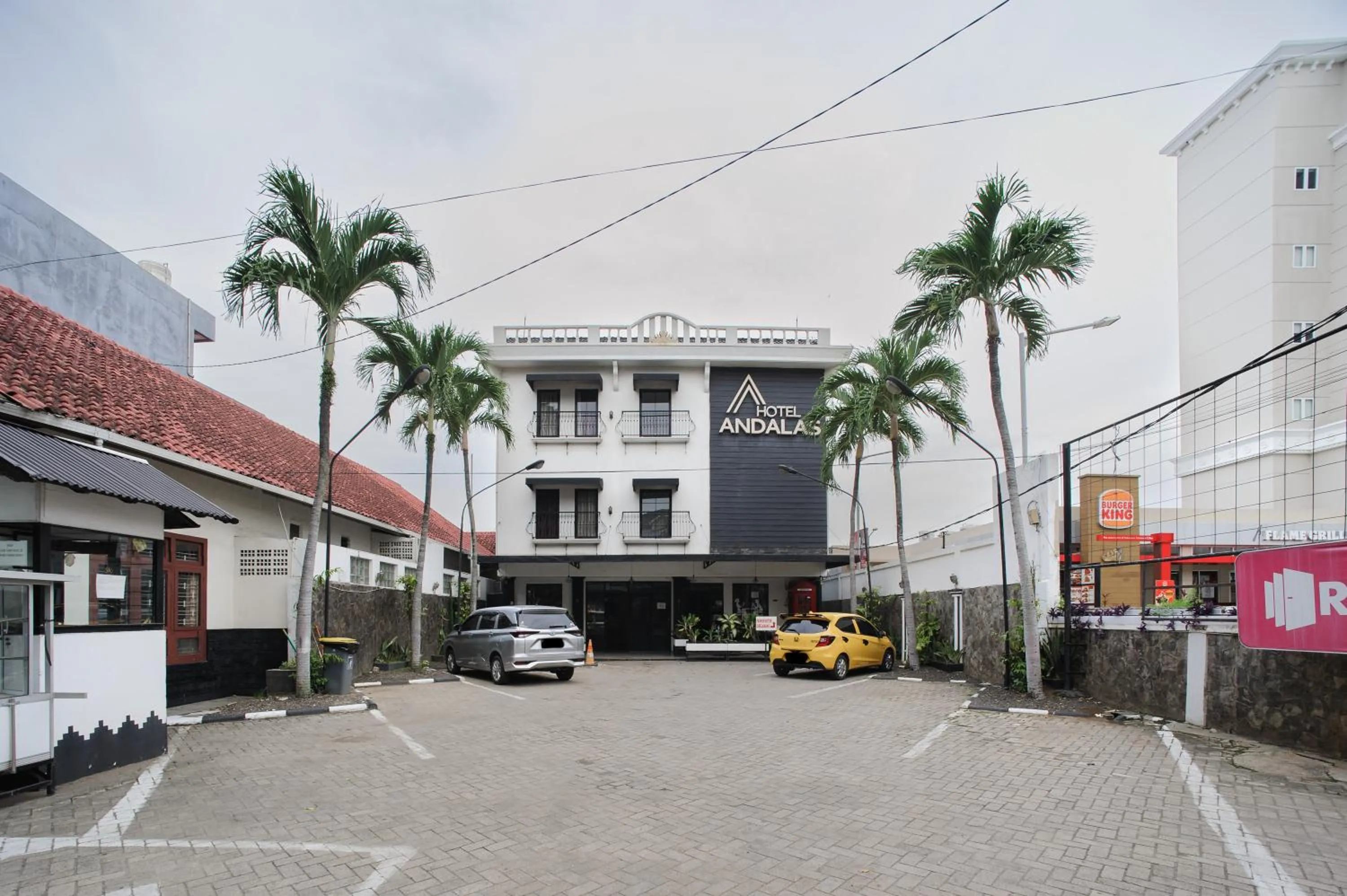 Property building in RedDoorz Plus @ Jalan Raden Intan Lampung