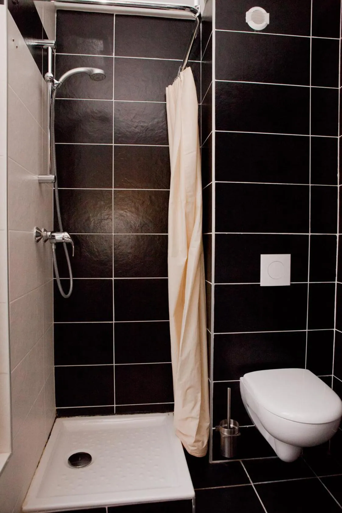 Bathroom in Royal Wagram