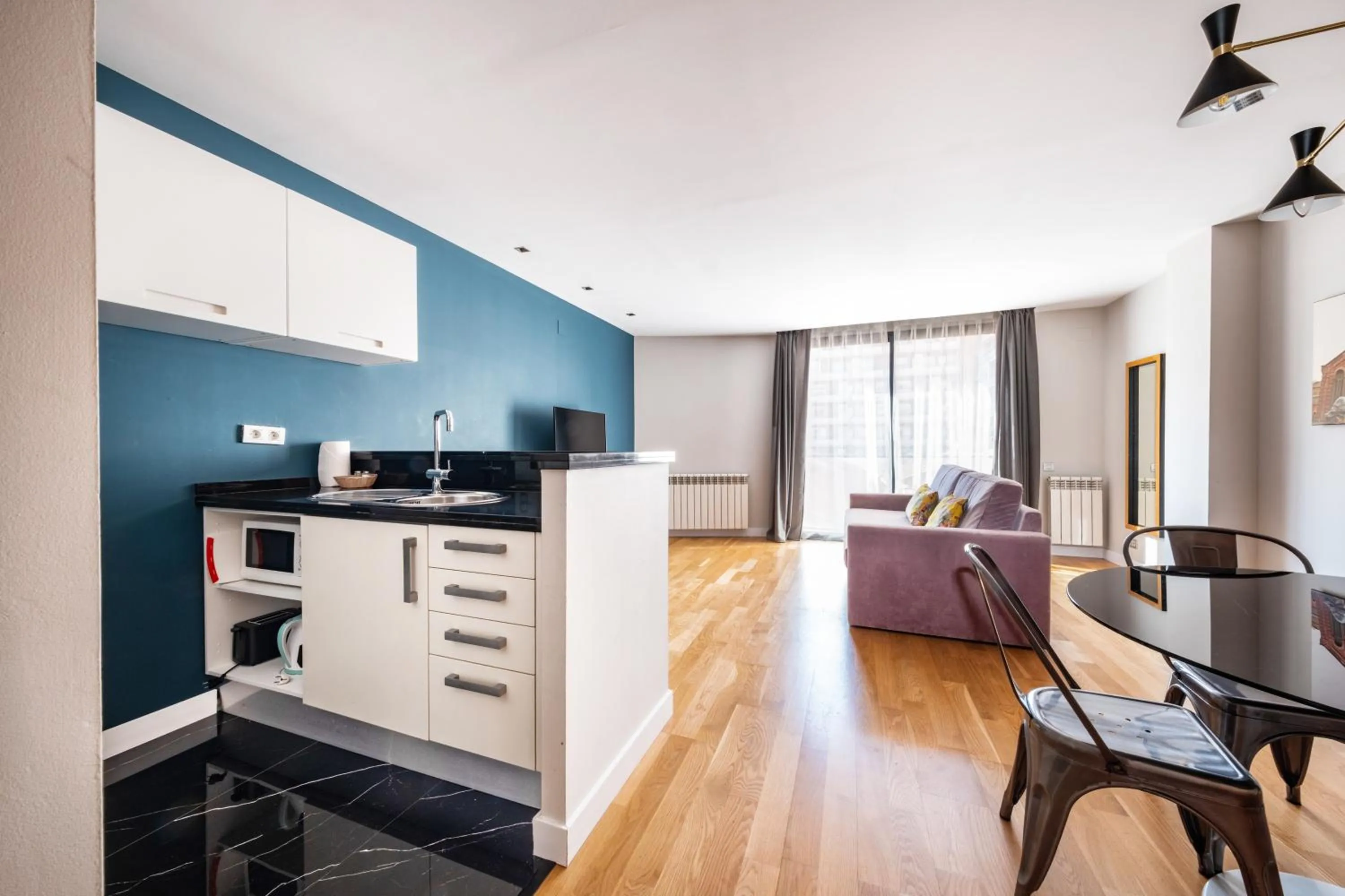 Kitchen or kitchenette in AinB Sagrada Familia Apartments