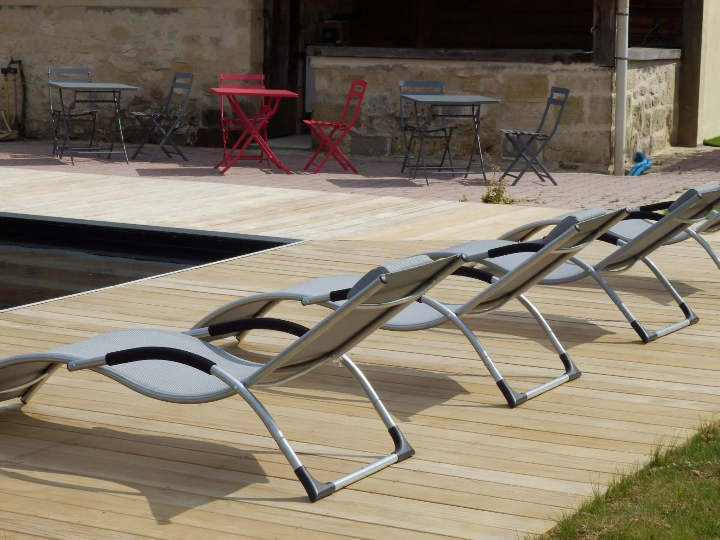 Swimming pool in Chateau La Mothe du Barry