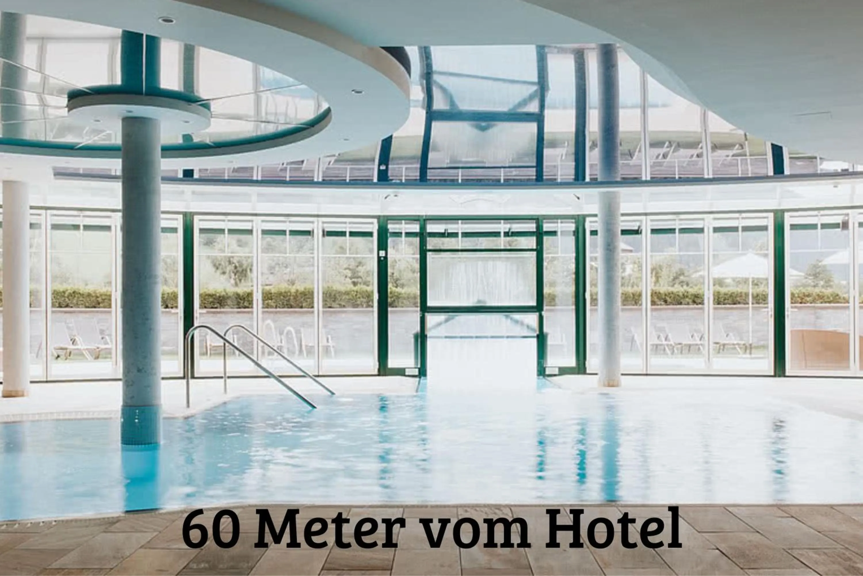 Swimming pool in Boutique Hundehotel Bergzeit
