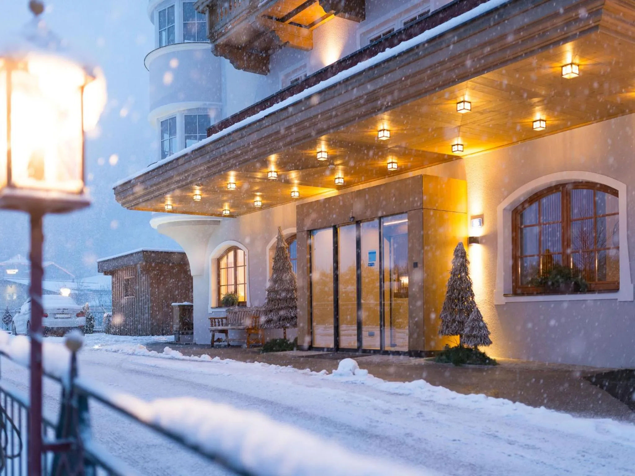 Facade/entrance in Boutique Hundehotel Bergzeit