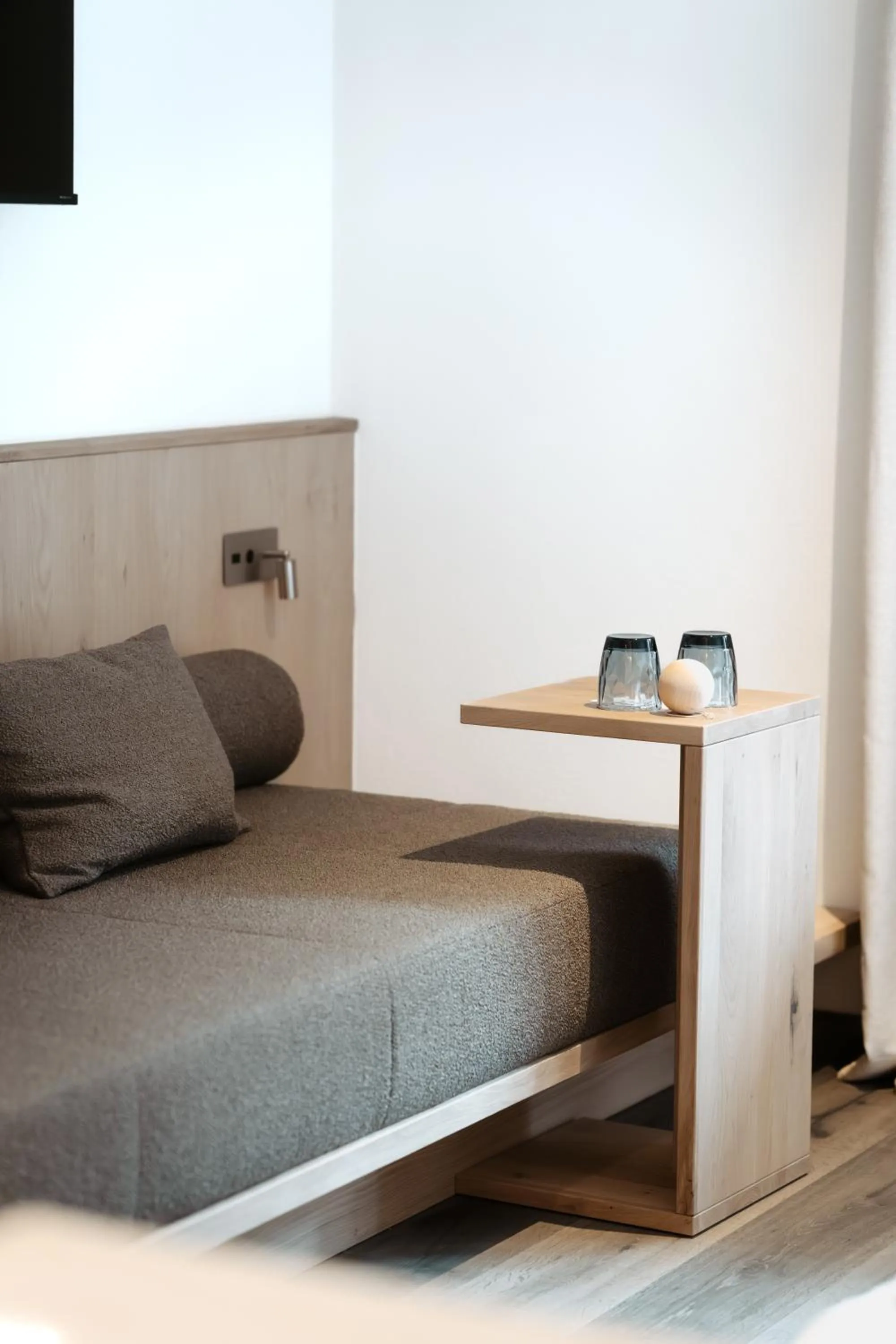 Seating area, Bed in Boutique Hundehotel Bergzeit