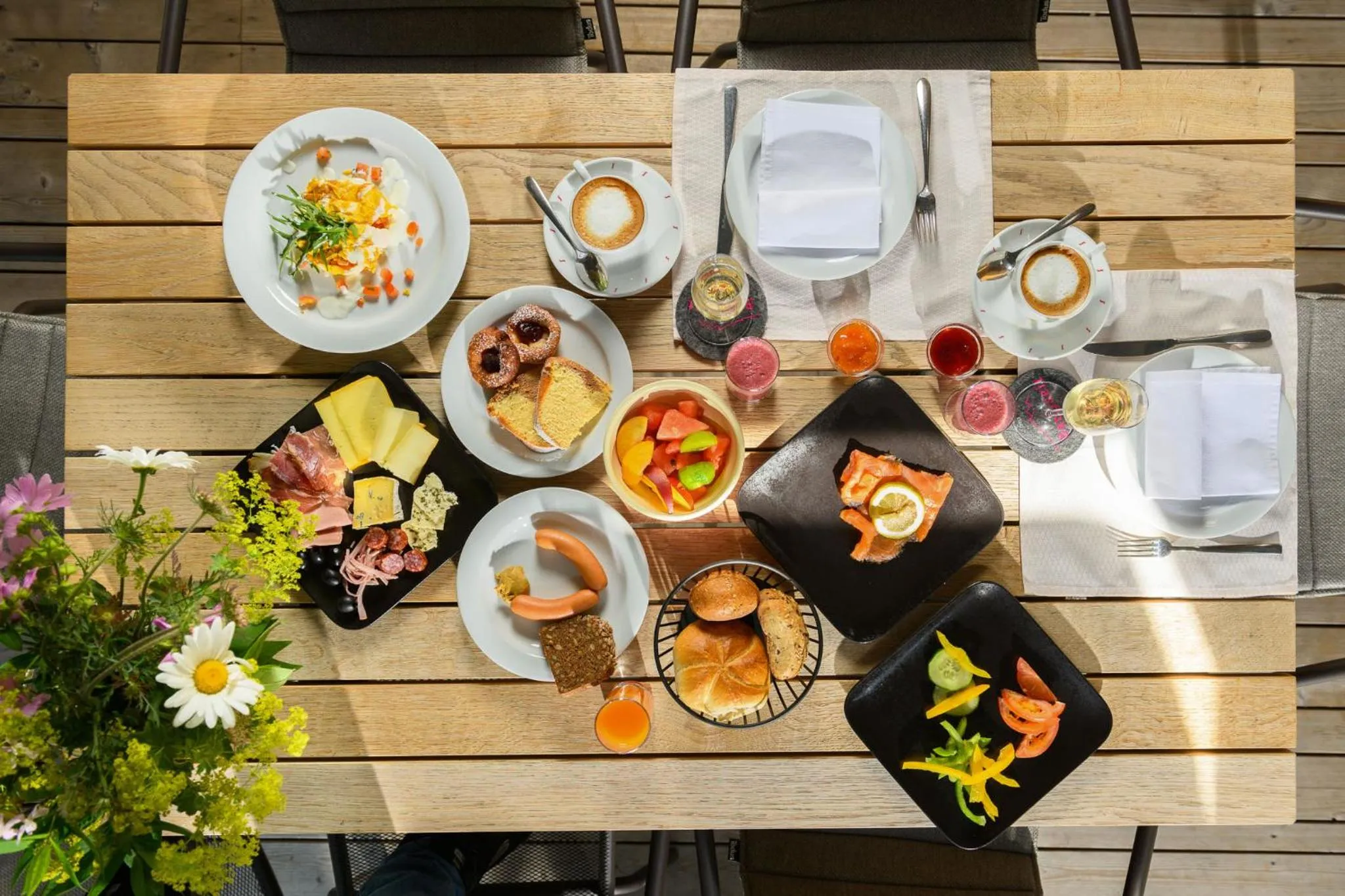 Buffet breakfast in Boutique Hundehotel Bergzeit