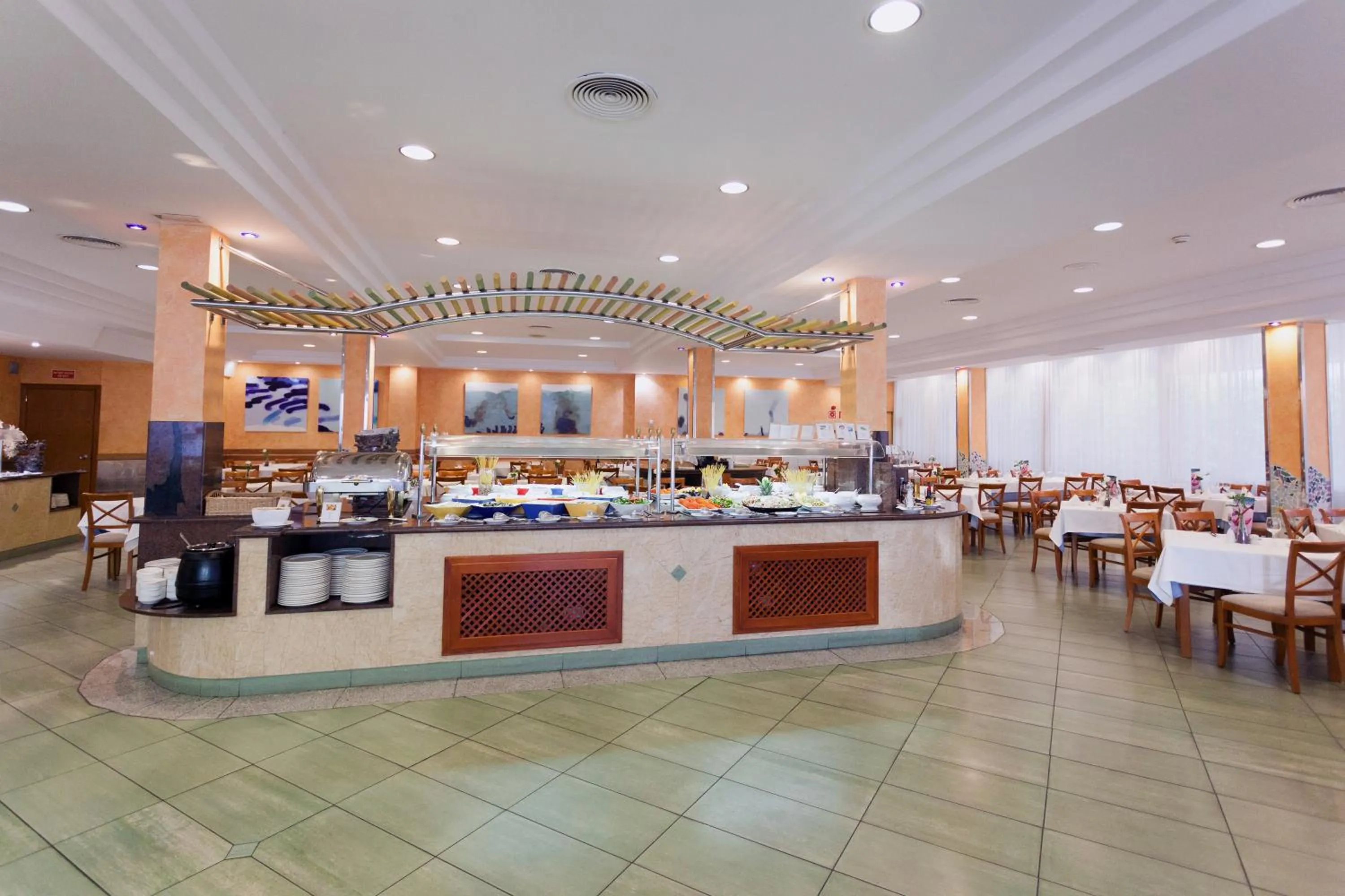 Restaurant/places to eat in Hotel Obelisco