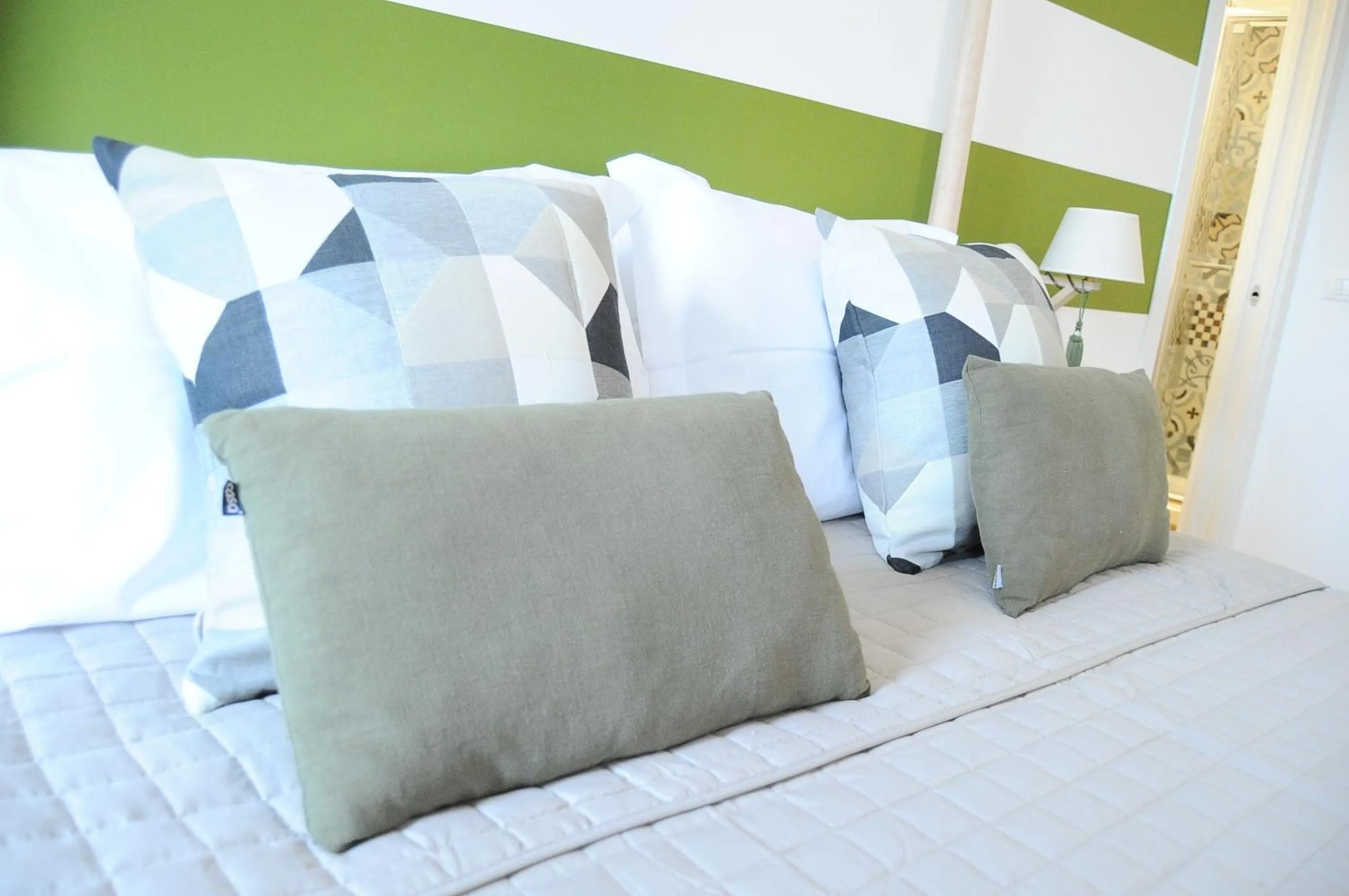 Photo of the whole room in The Corner 180 Suite