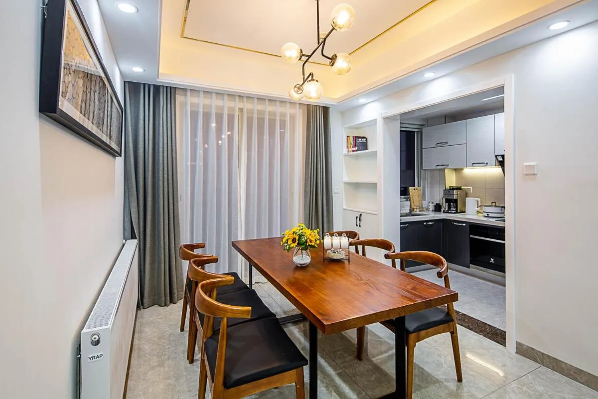 Apartment with Balcony in Changsha Kaifu·Beichen Delta· Locals Apartment 00150040