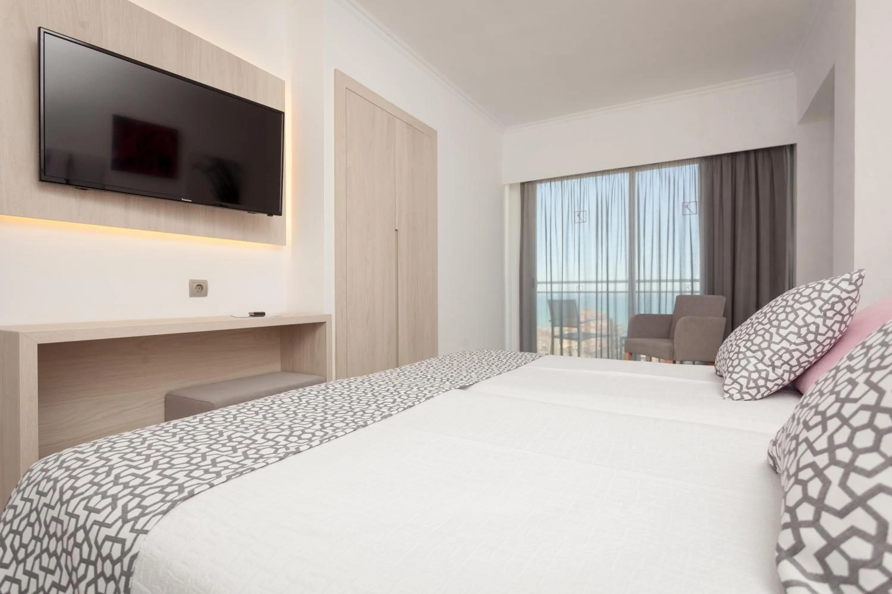 Photo of the whole room, Bed in Hotel Timor