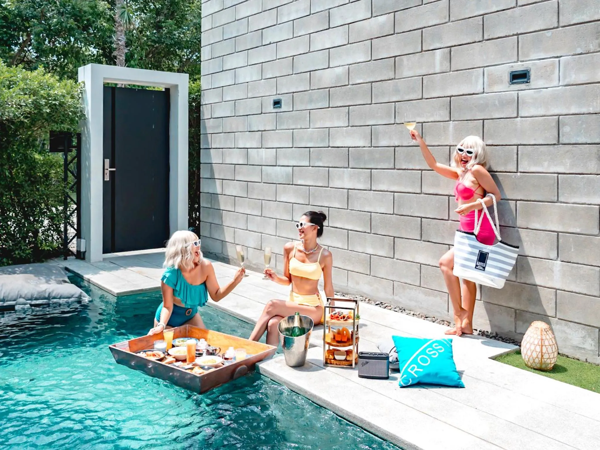 Food and drinks in Cross Pattaya Oceanphere - formerly X2 Pattaya Oceanphere