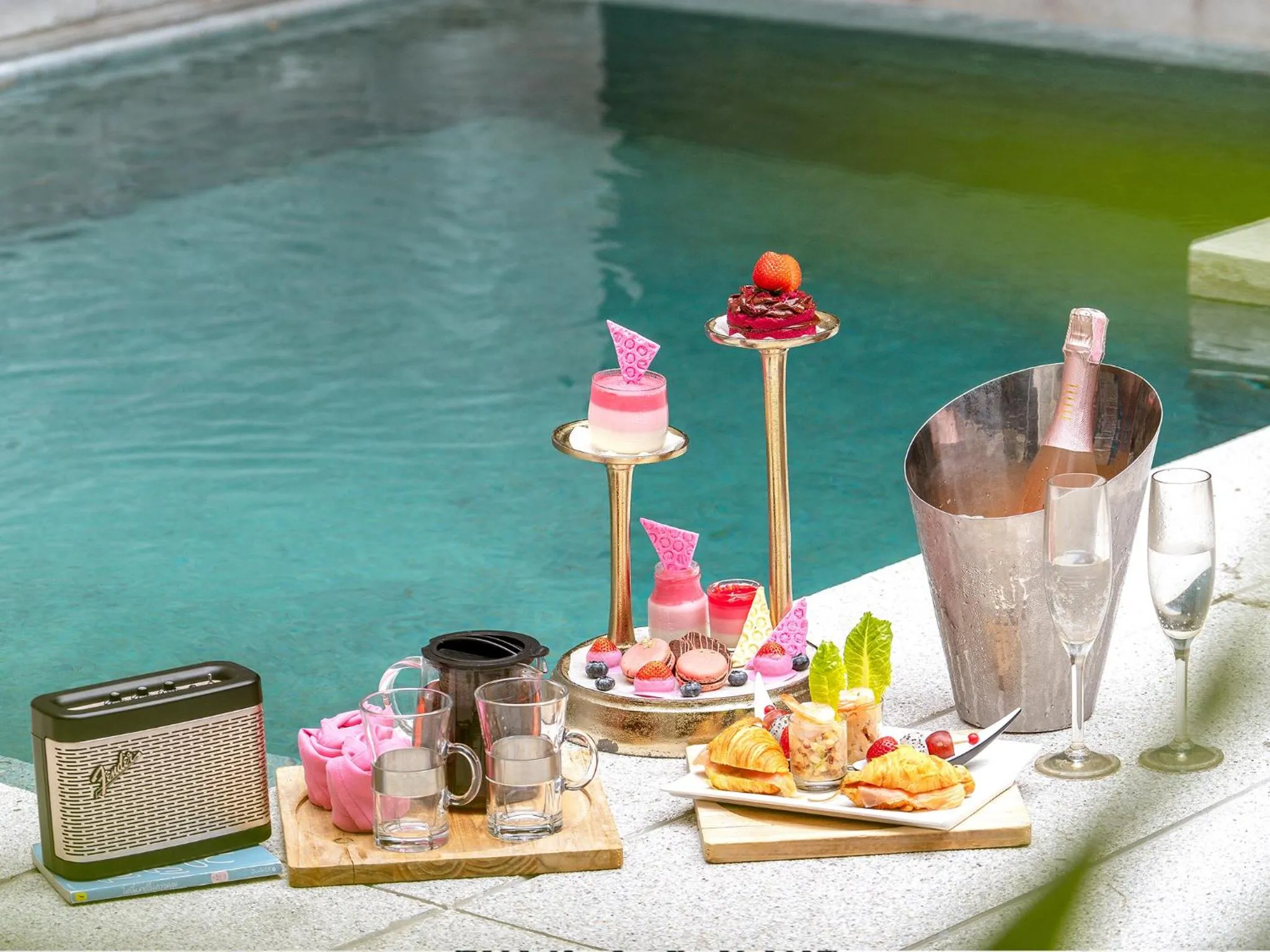 Food and drinks in Cross Pattaya Oceanphere - formerly X2 Pattaya Oceanphere