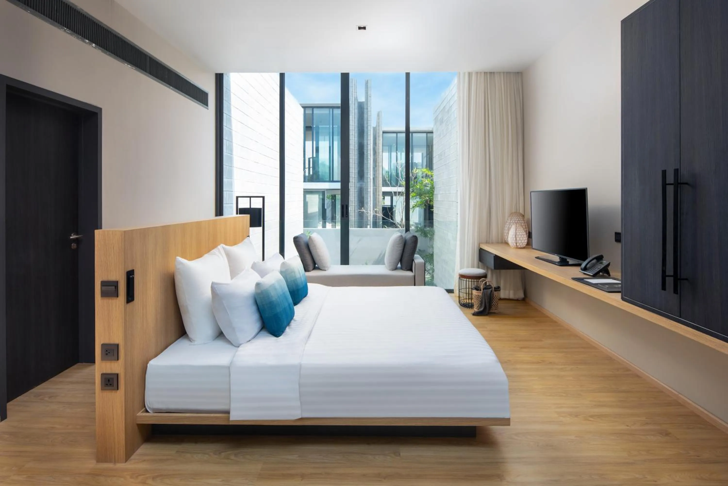 Bedroom, Bed in Cross Pattaya Oceanphere - formerly X2 Pattaya Oceanphere