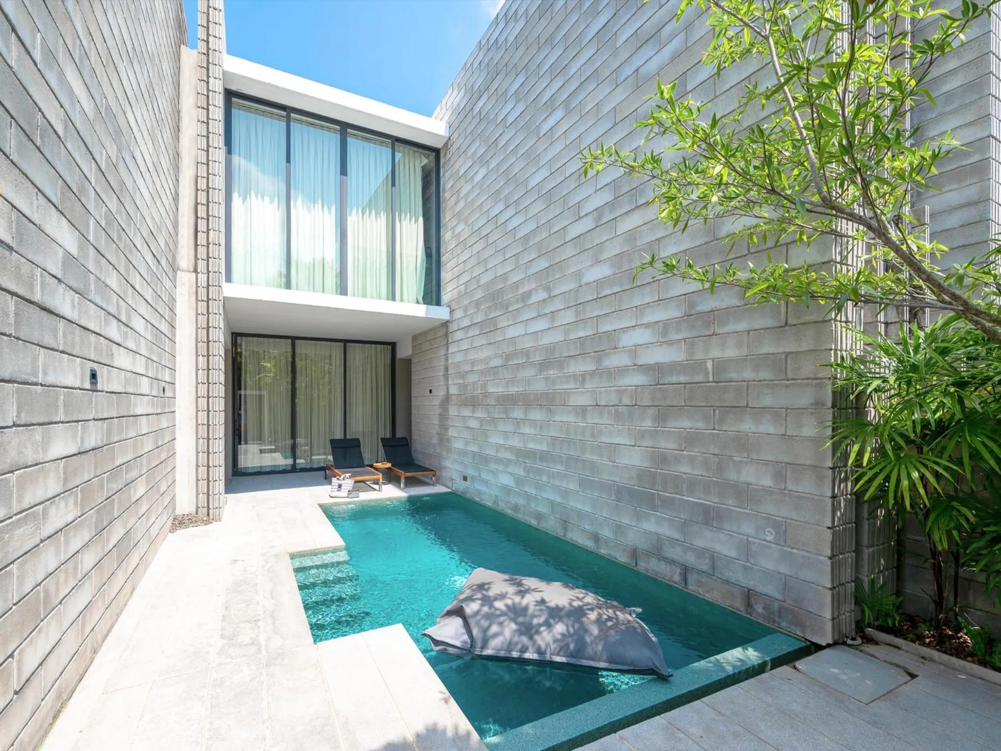 Swimming pool in Cross Pattaya Oceanphere - formerly X2 Pattaya Oceanphere