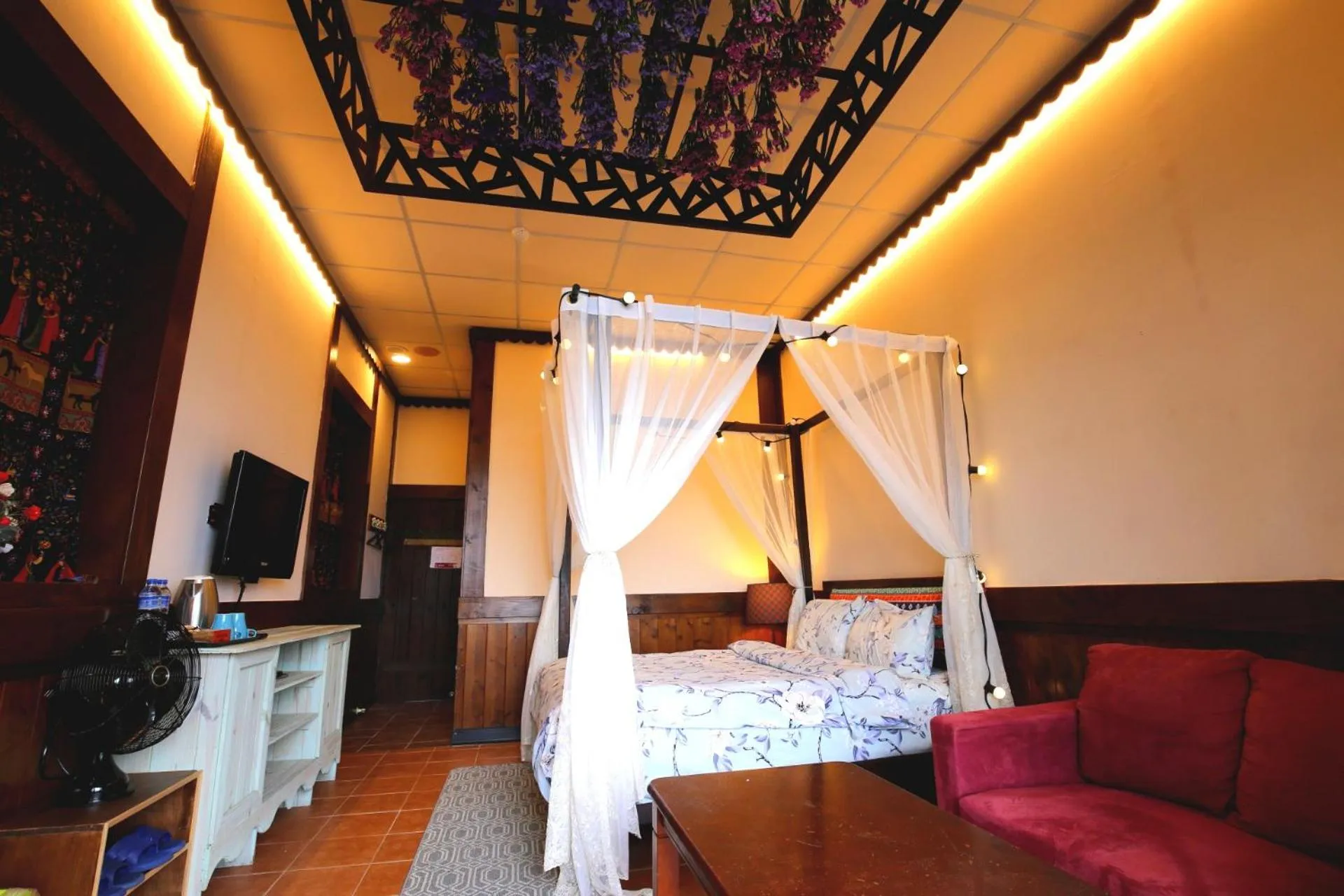 Photo of the whole room in Villa Relax