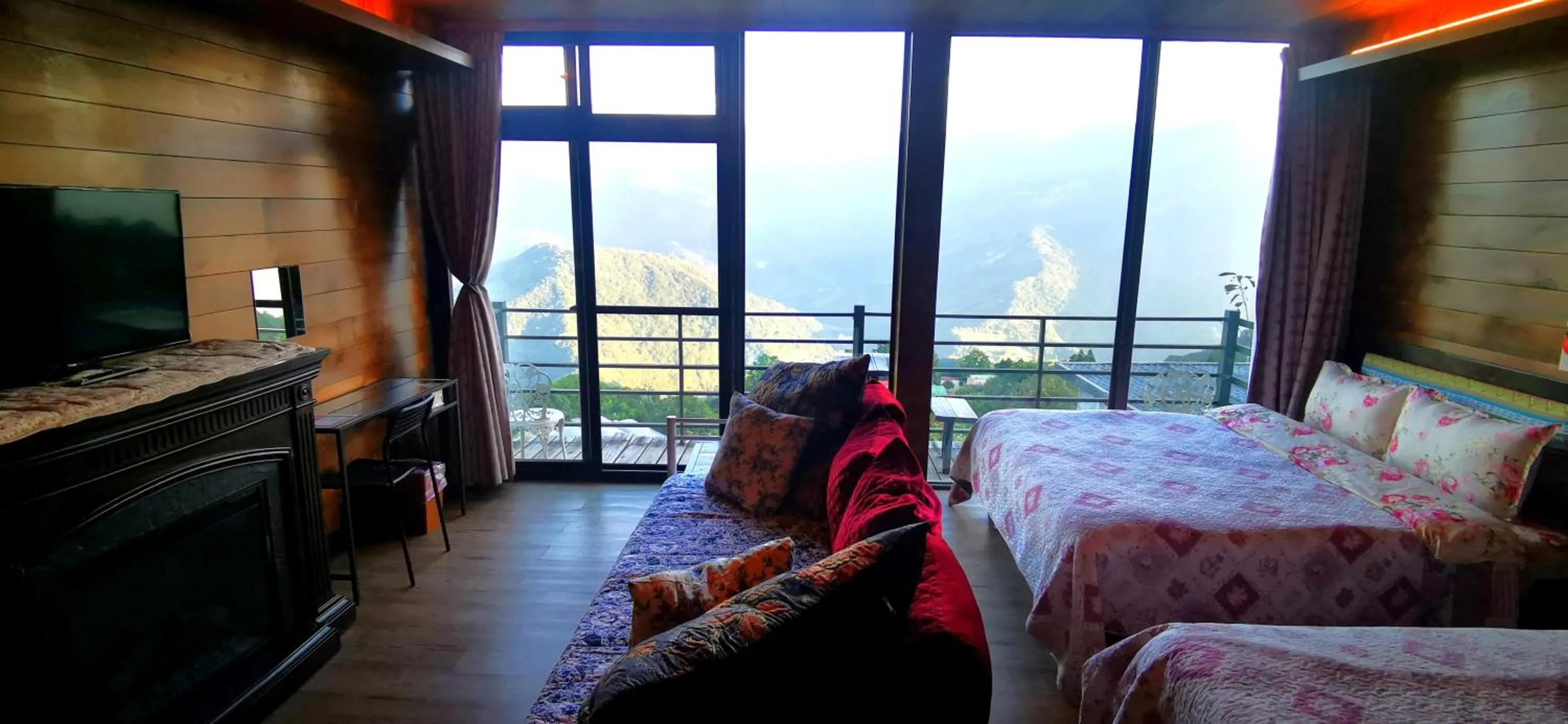 Photo of the whole room in Villa Relax