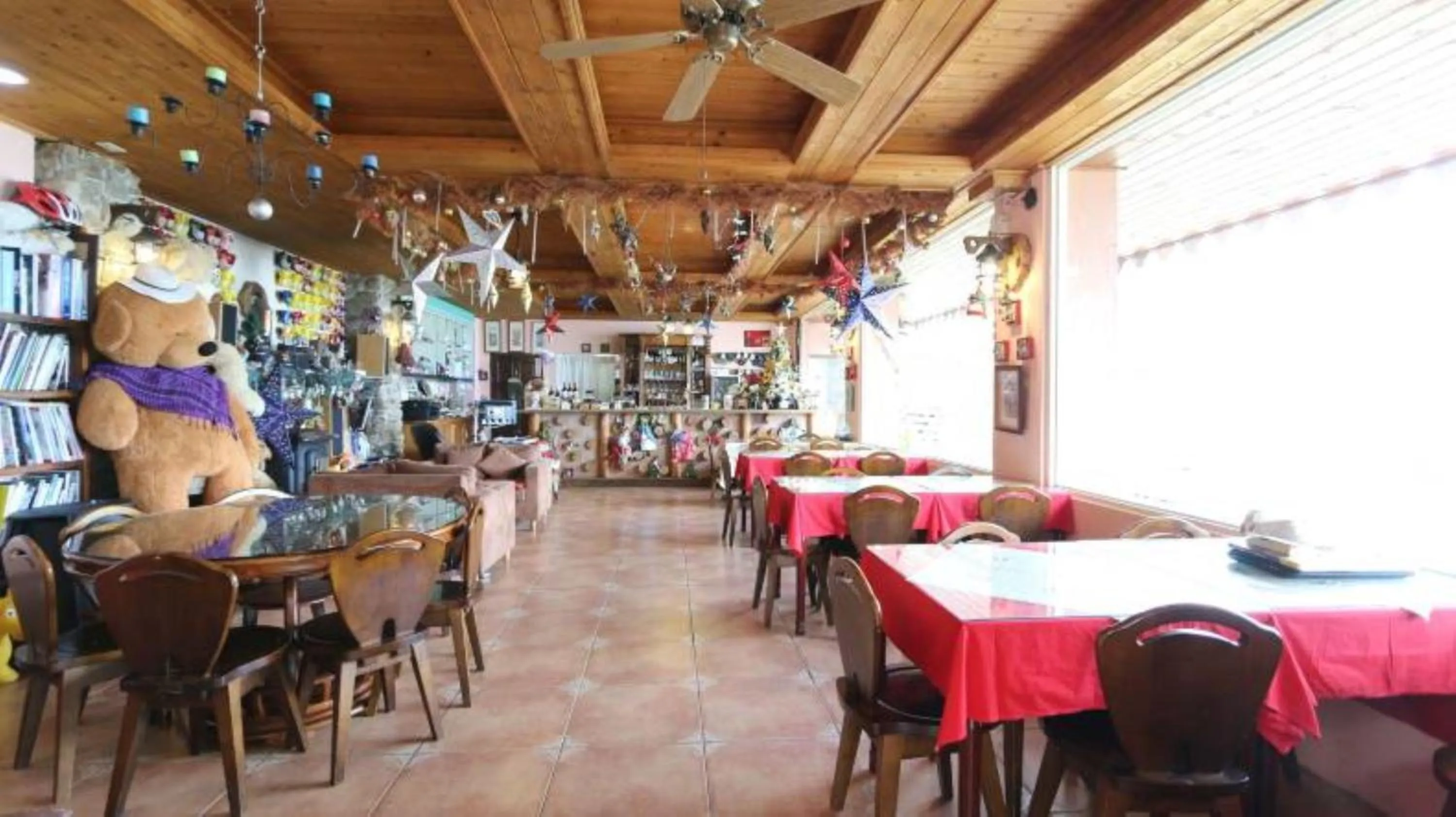 Dining area in Villa Relax
