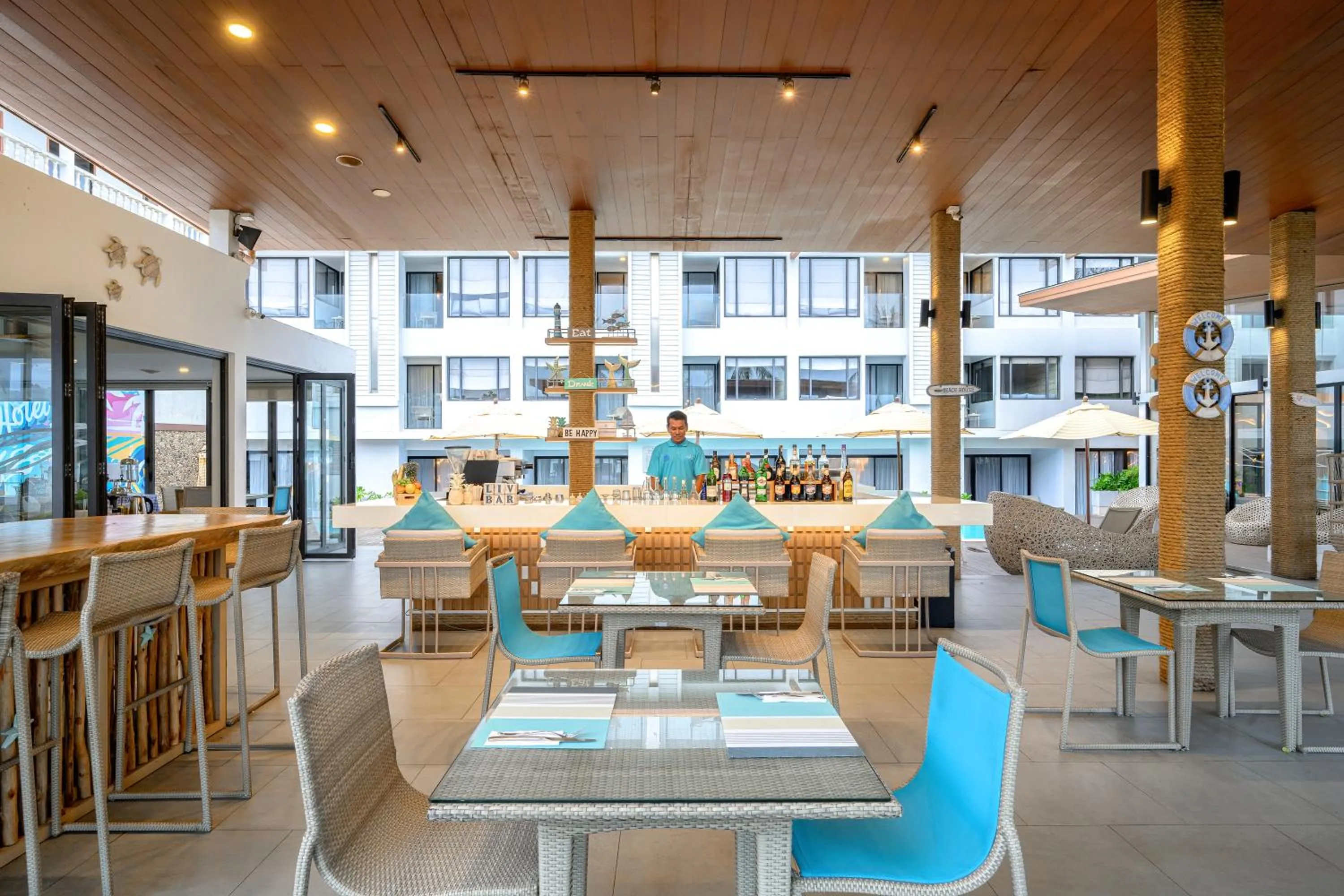 Restaurant/places to eat in LIV Hotel Phuket Patong Beachfront