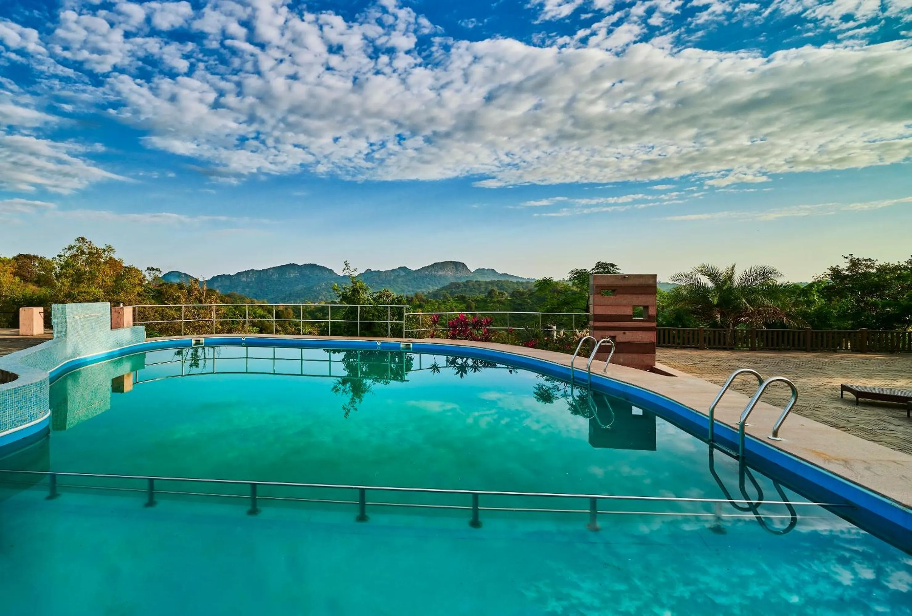 Swimming pool in Sterling Mount Abu