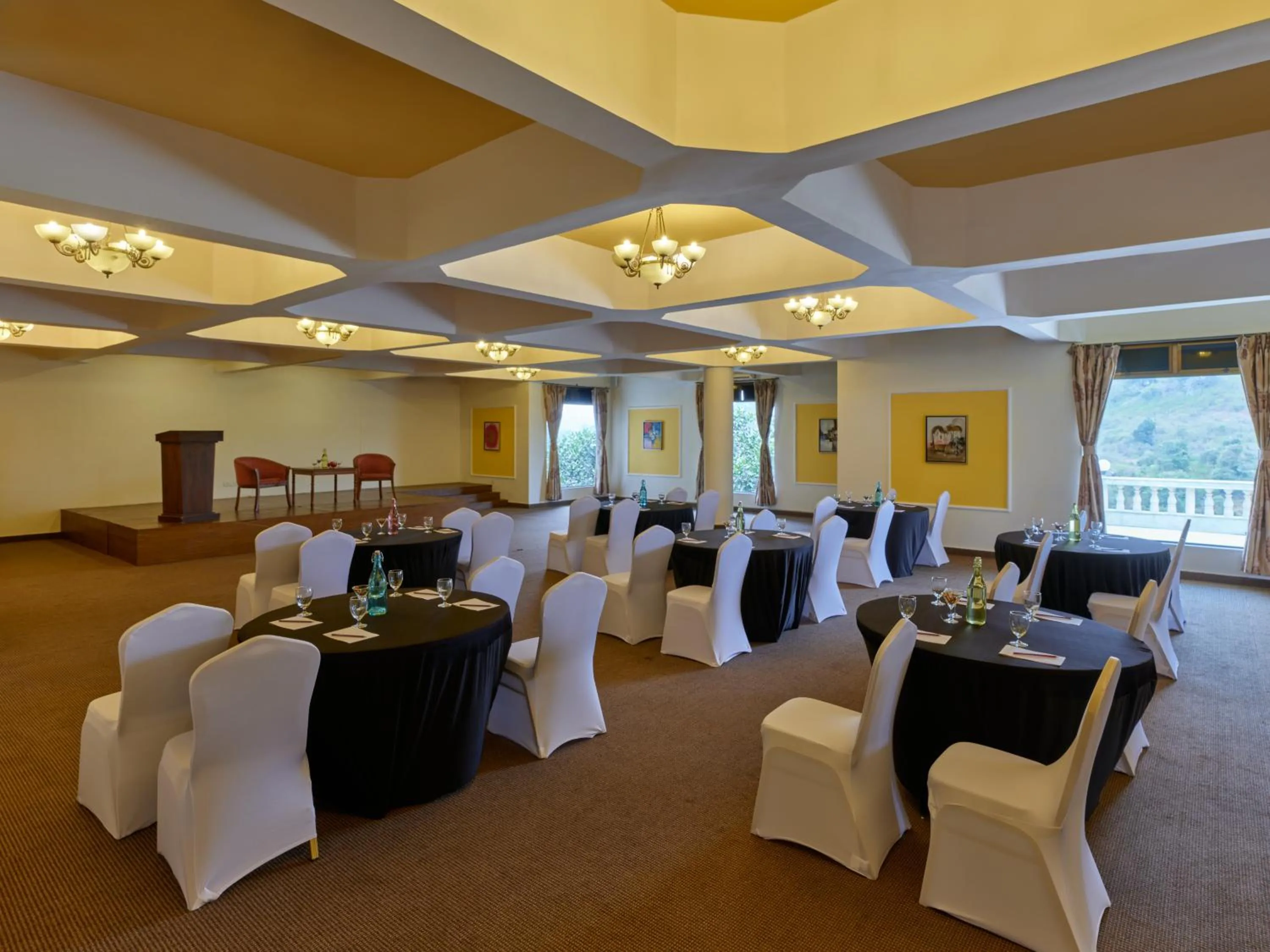 Banquet/Function facilities in Sterling Mount Abu