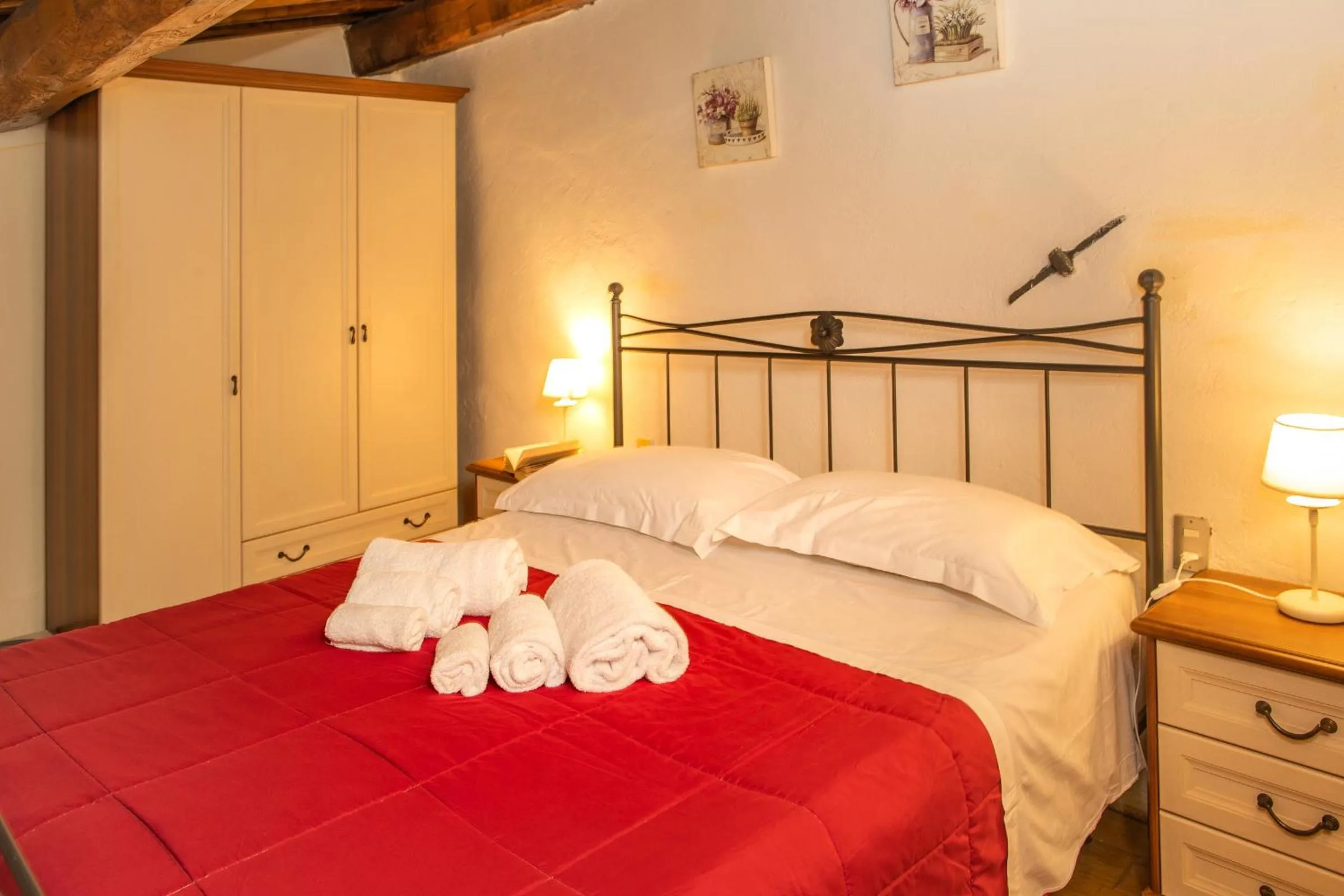 Bedroom, Bed in Villa Norcenni ApartHotel