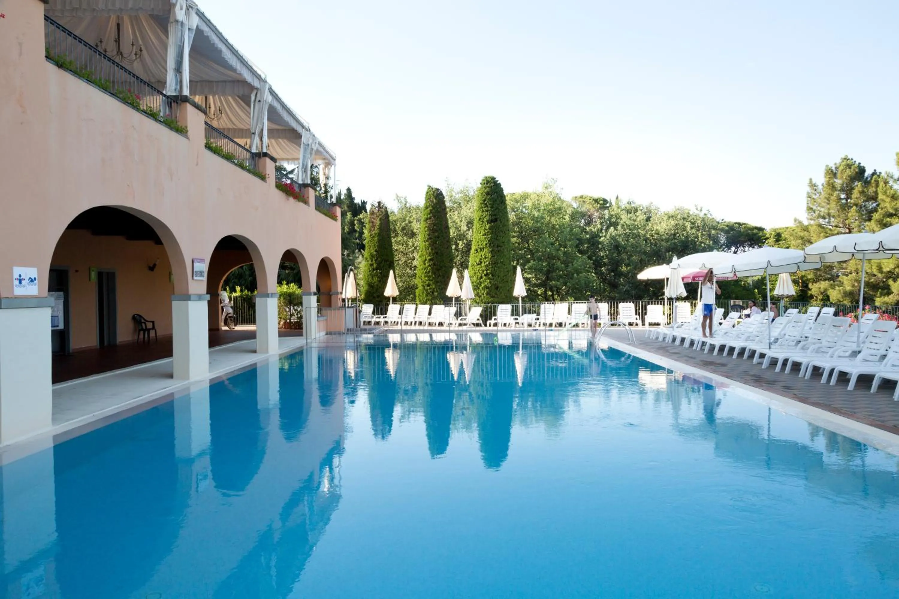 Swimming pool in Villa Norcenni ApartHotel