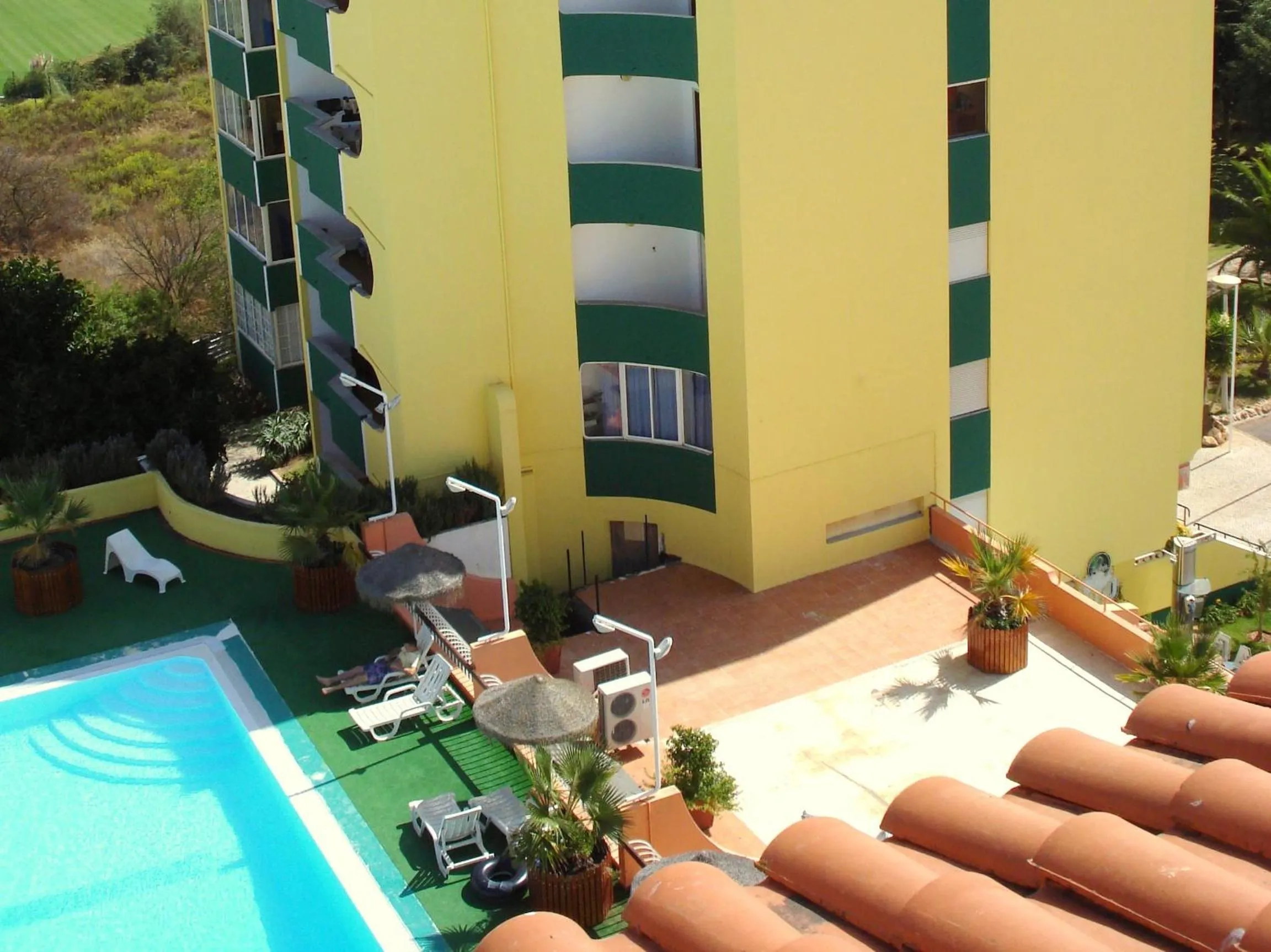 Pool view in Parque das Amendoeiras