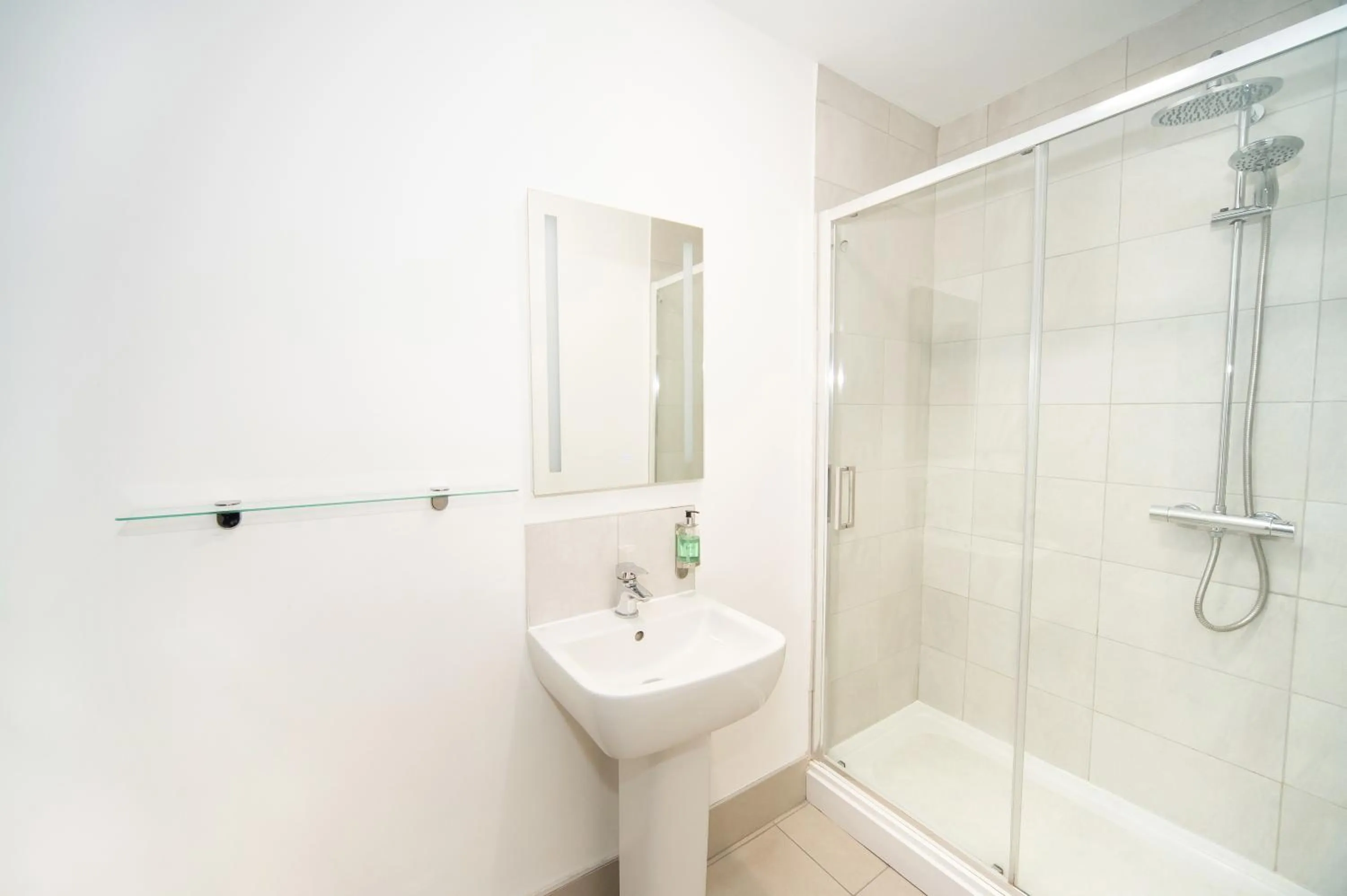 Shower in The Kirkfield Hotel