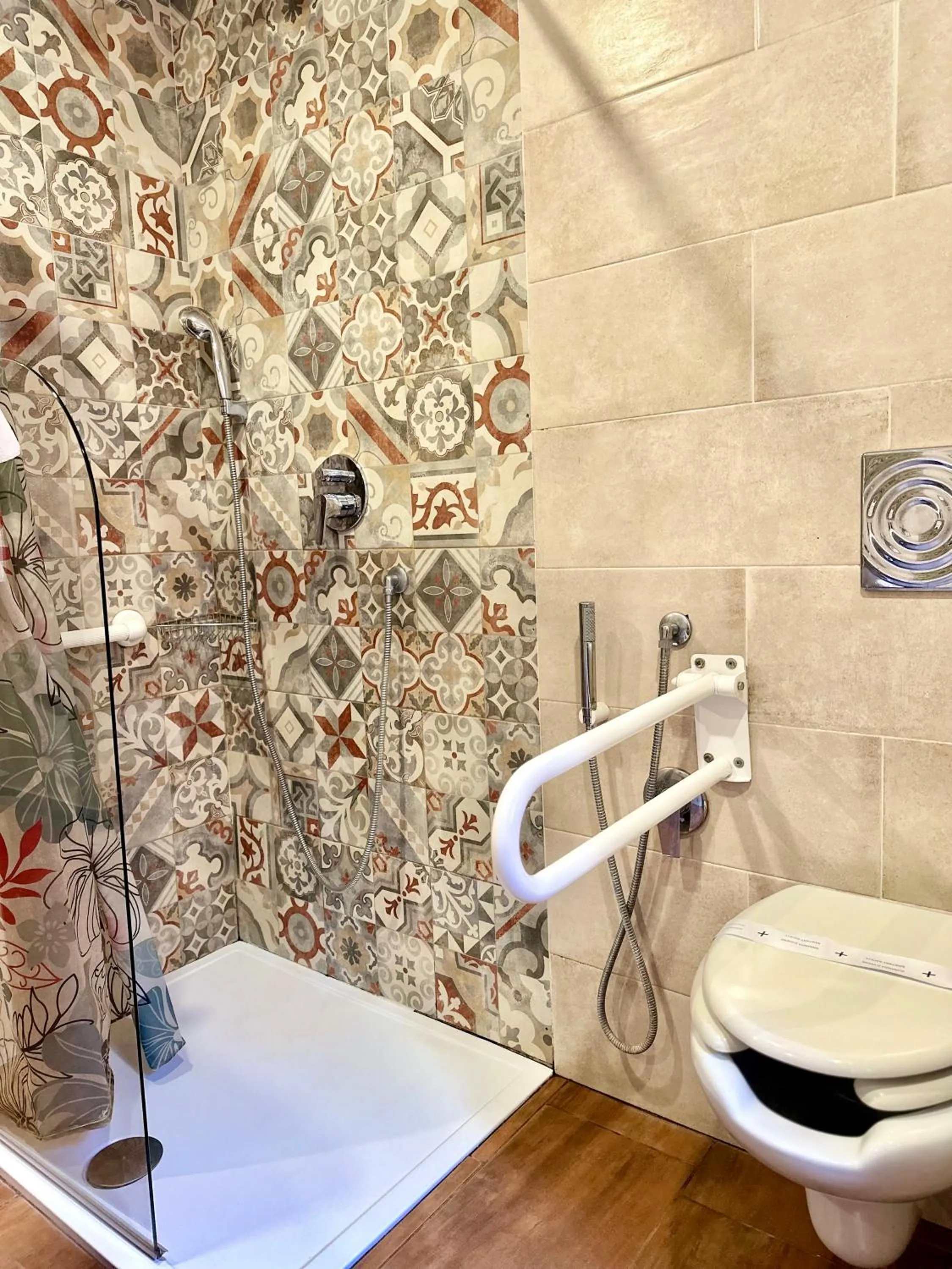 Toilet in Hotel Giacosa