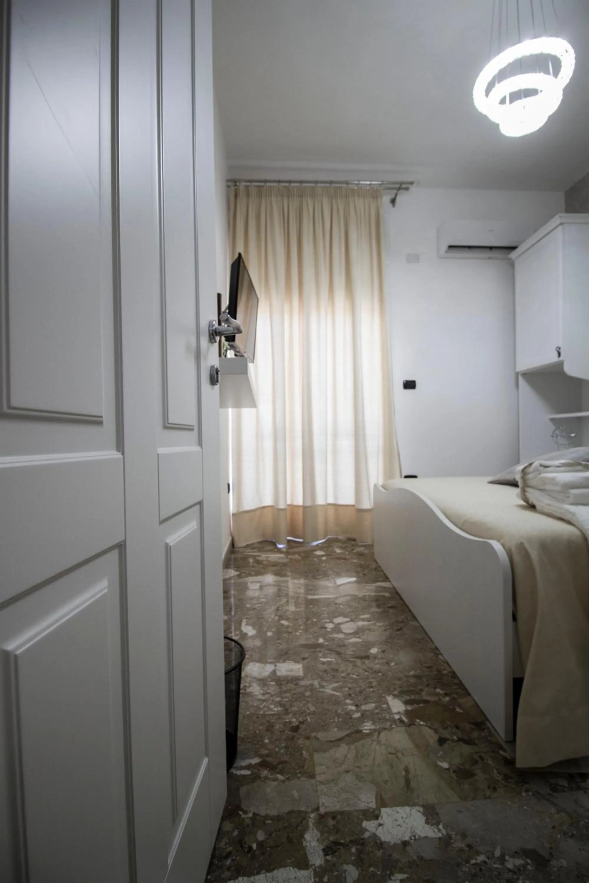 Facade/entrance, Bed in B&B ARENA