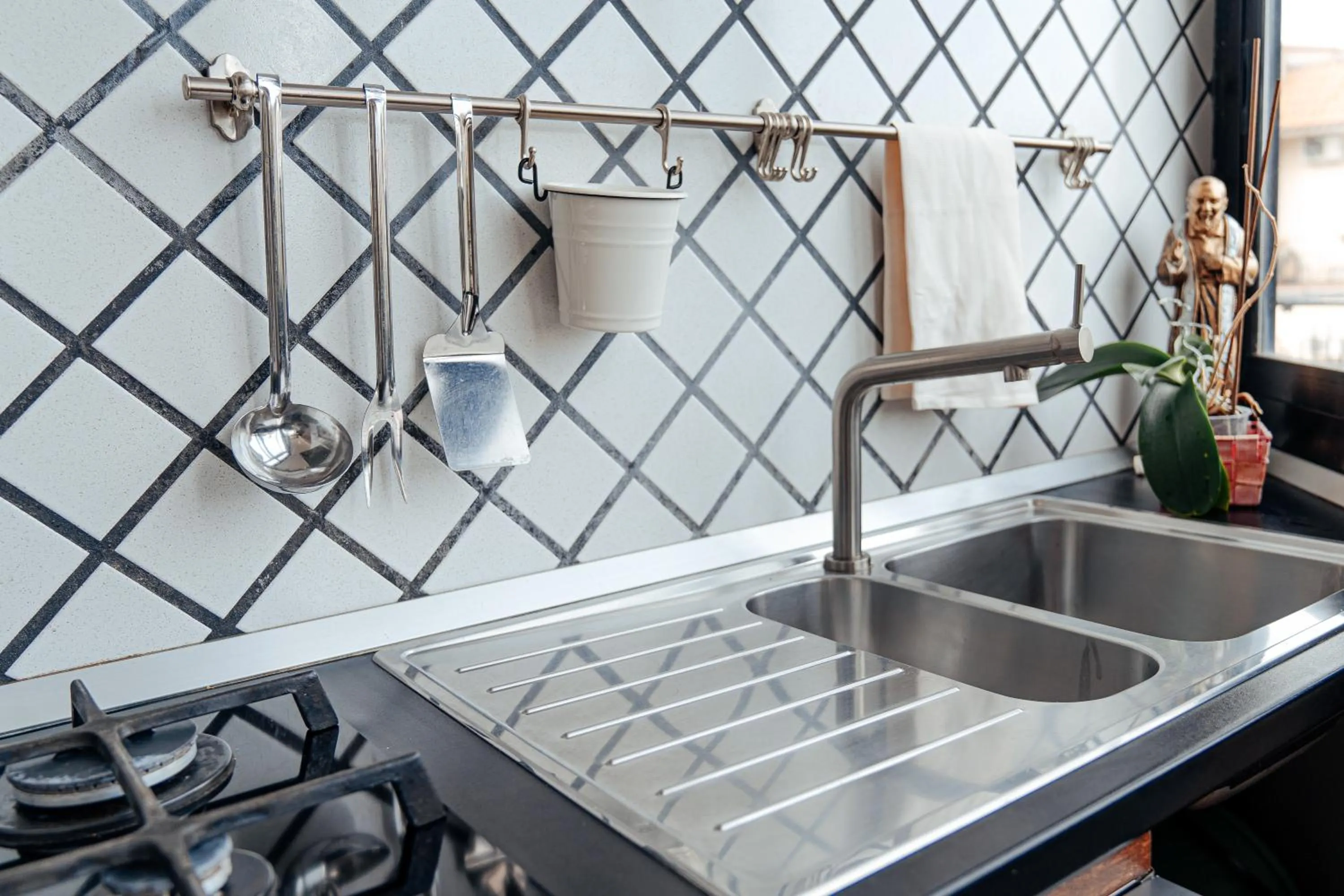 Communal kitchen in B&B ARENA