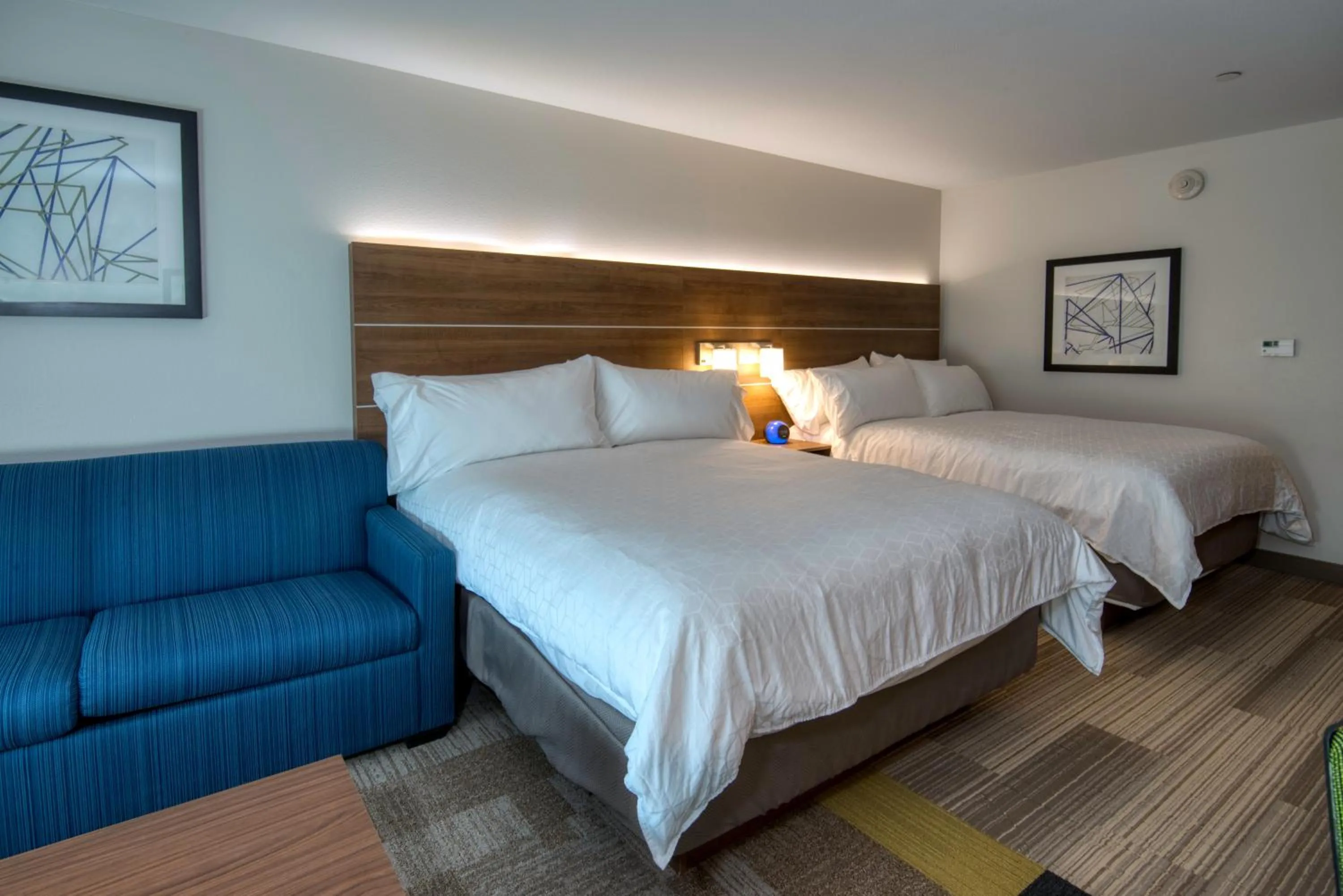 Bedroom, Bed in Holiday Inn Express & Suites Omaha Downtown Old Market by IHG