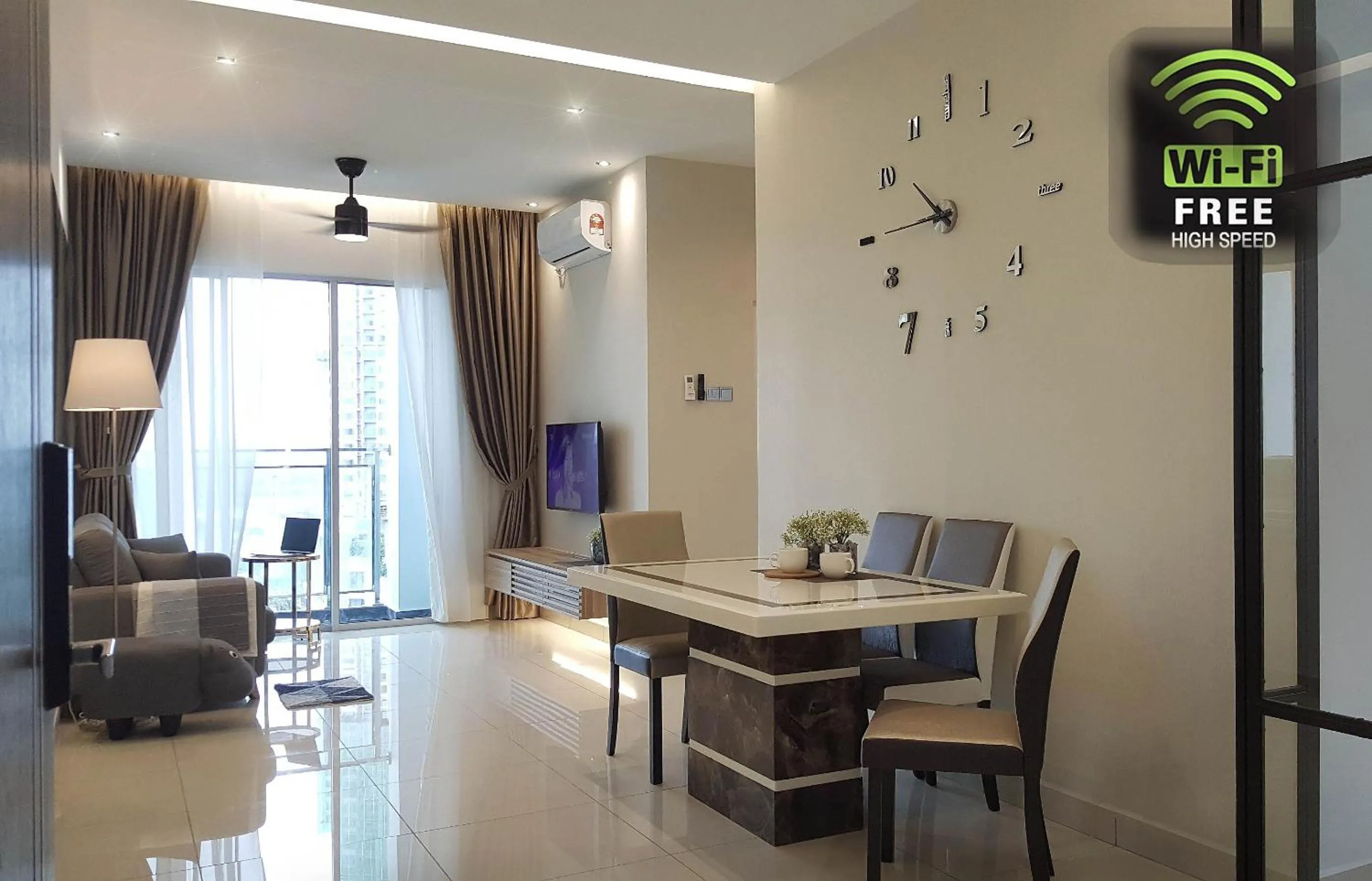 Communal lounge/ TV room in Hotel Sentral Johor Bahru