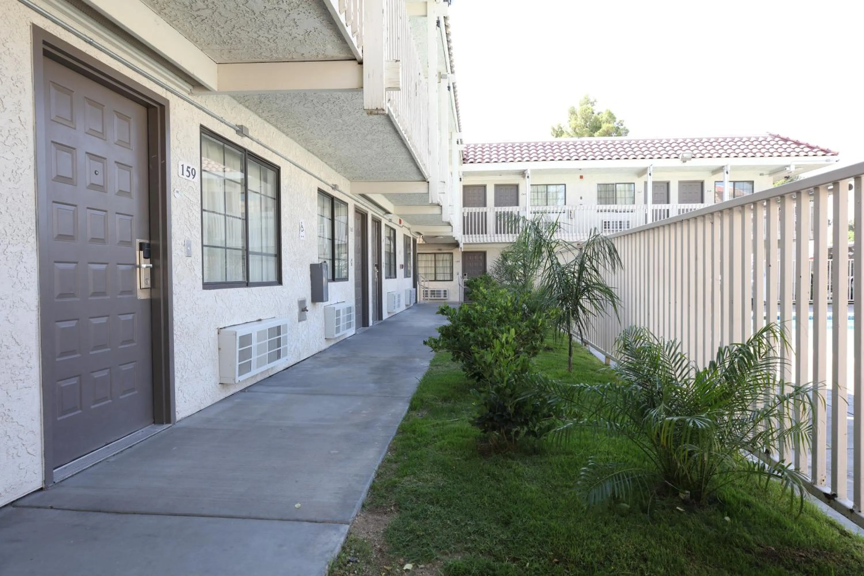 Property building in Studio 6-Barstow, CA