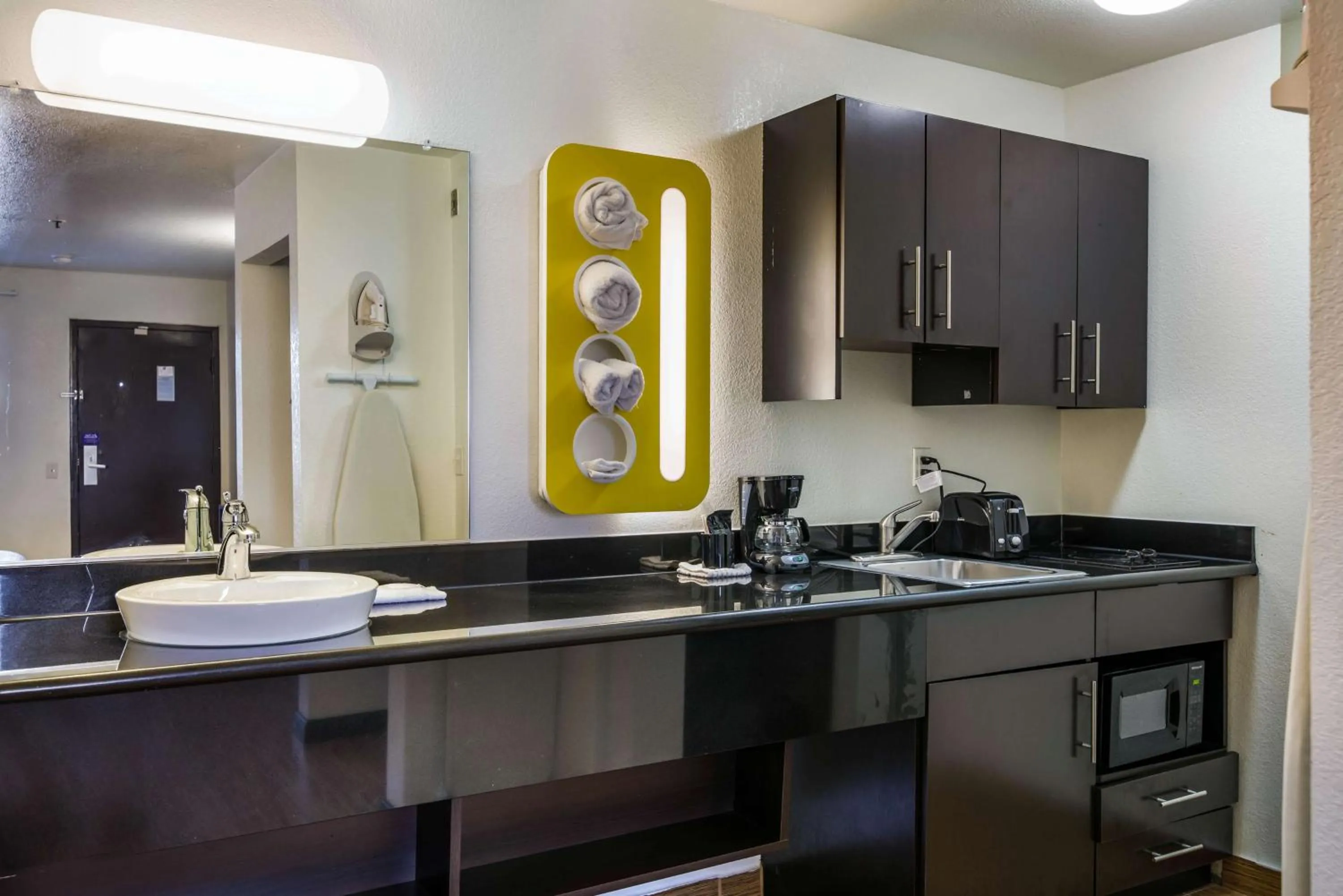 Kitchen or kitchenette in Studio 6-Fairfield, CA - Napa Valley