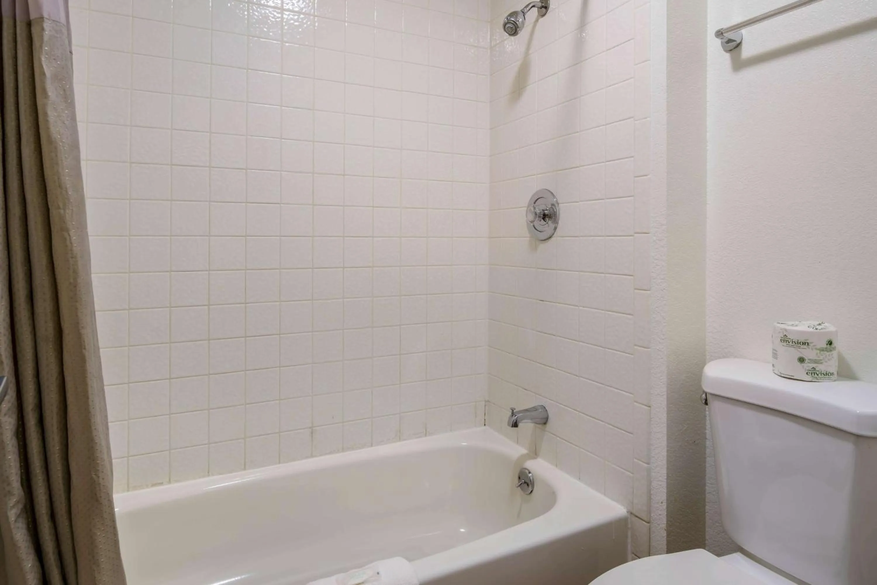 Shower in Studio 6-Fairfield, CA - Napa Valley