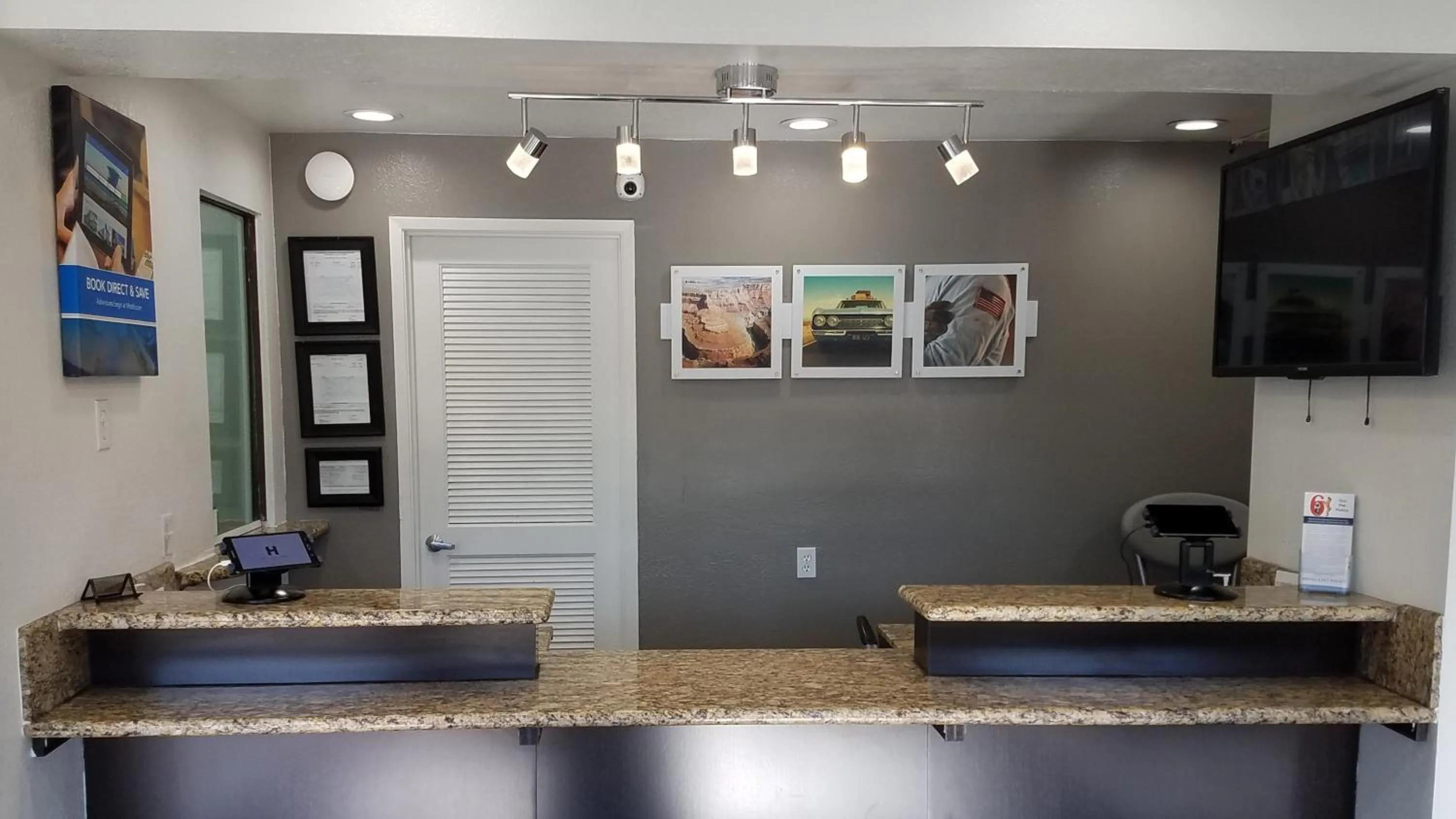 Lobby or reception in Studio 6-Fairfield, CA - Napa Valley