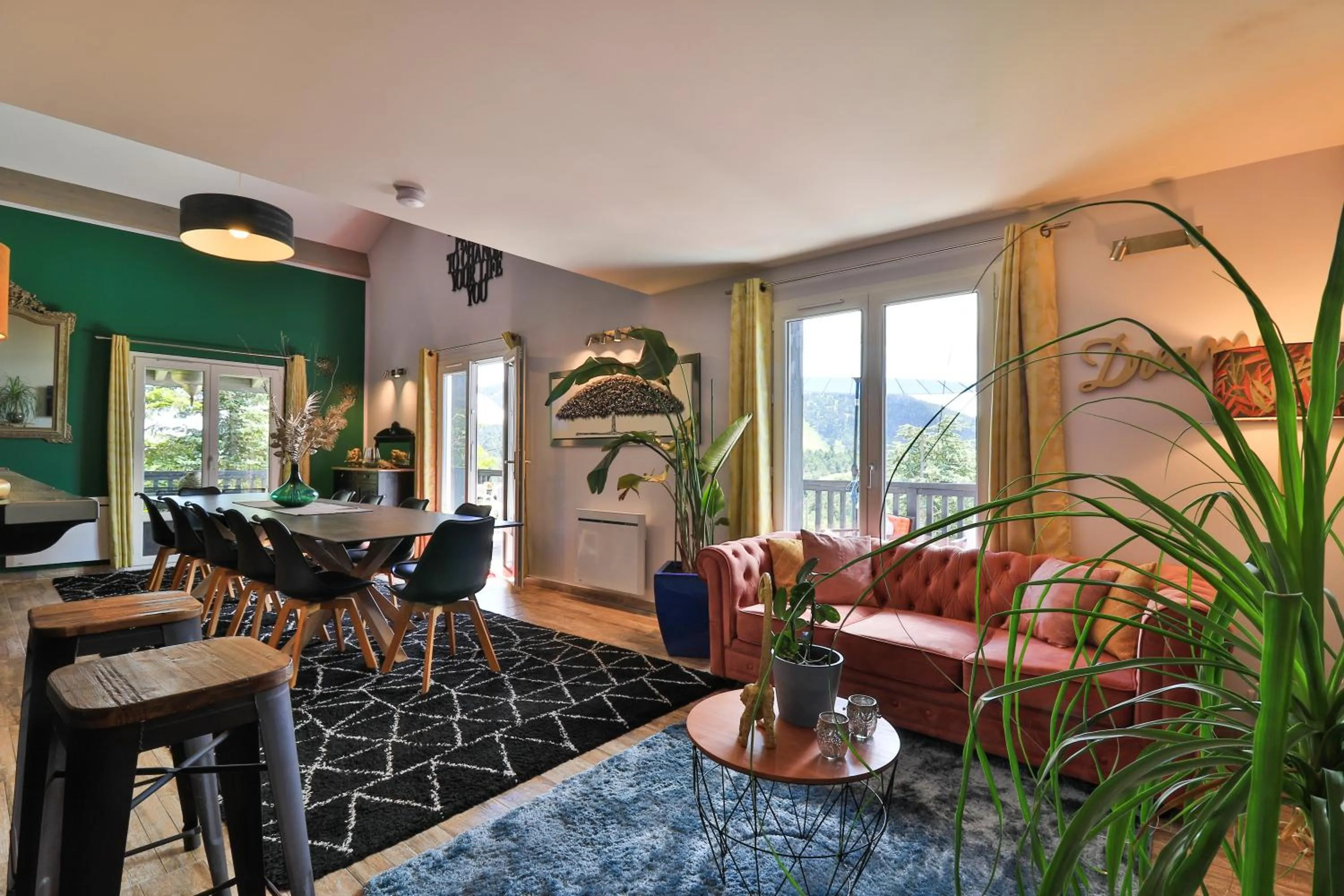 Dining area in L'Alpen Roc