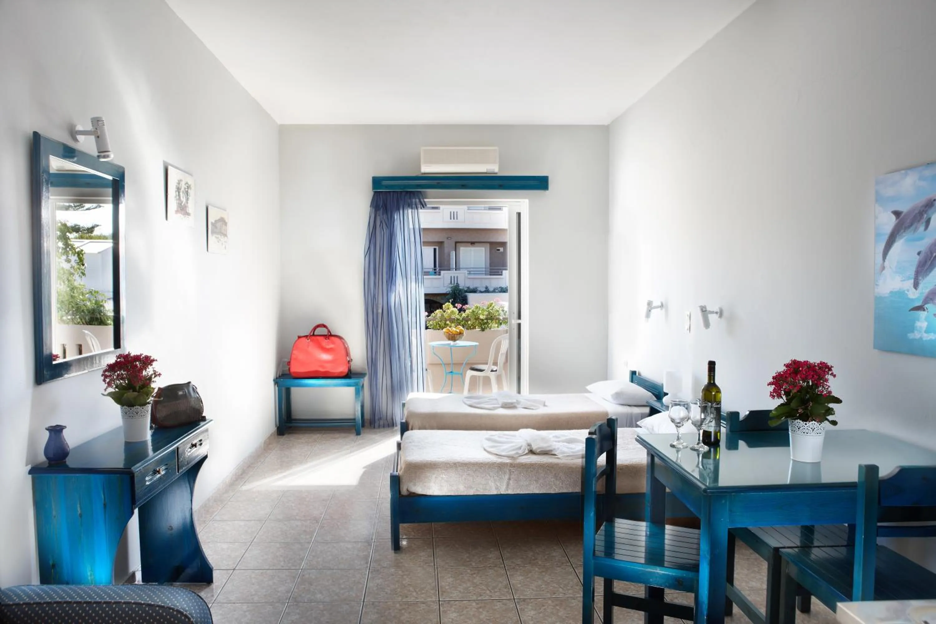 Photo of the whole room in Sun Nicolas