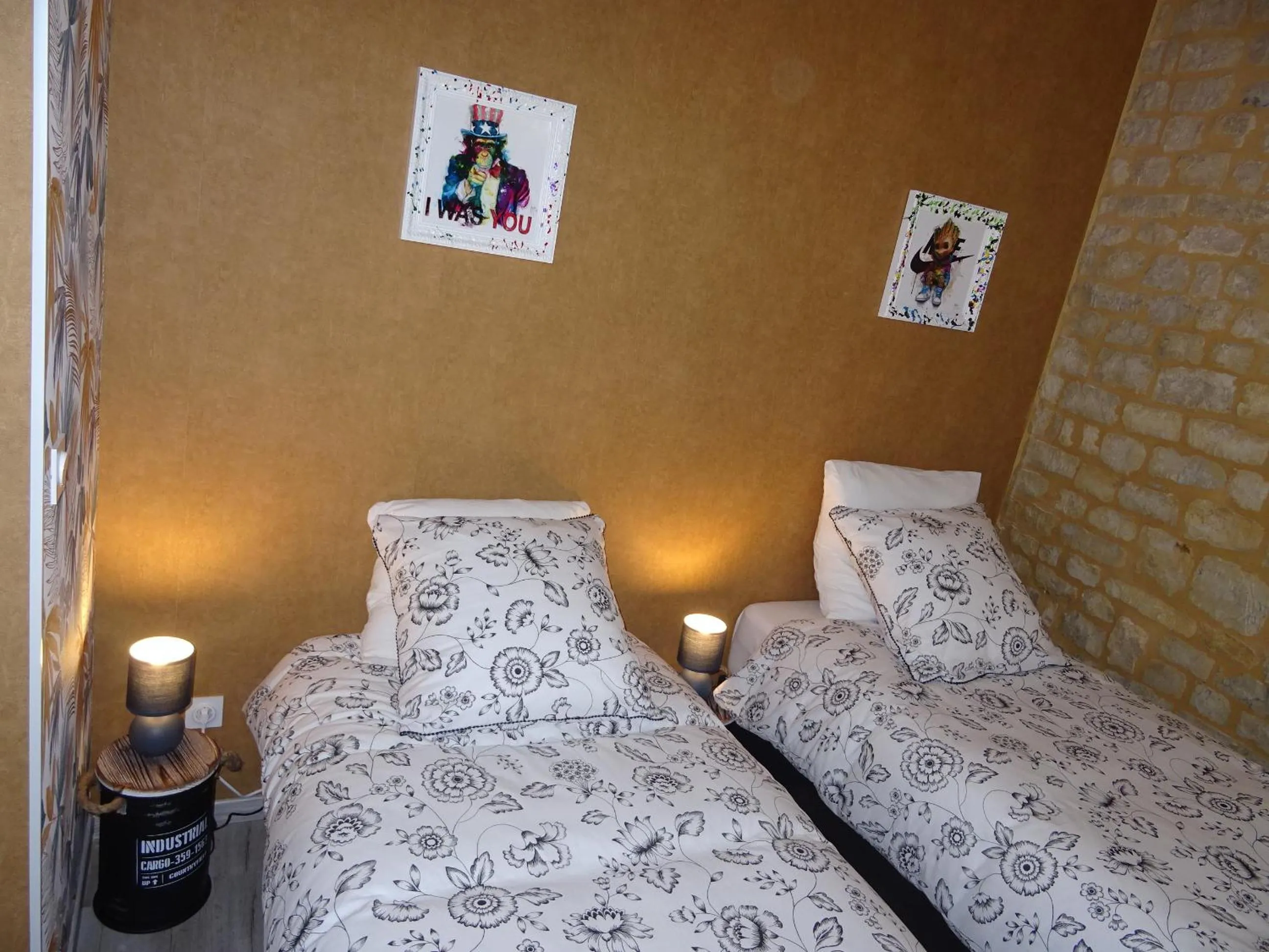 Bedroom, Bed in La ferme aux chats