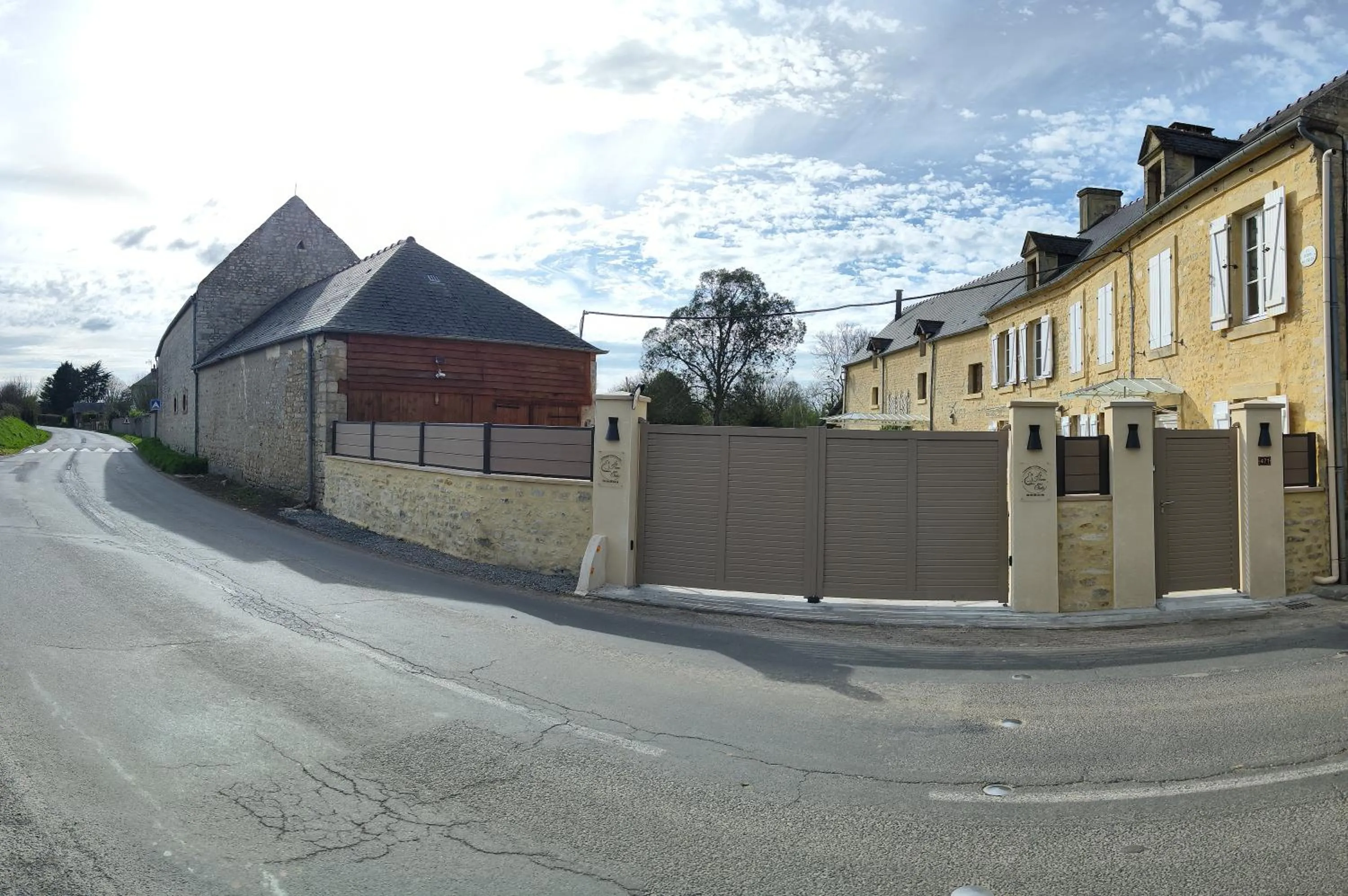 Decorative detail in La ferme aux chats