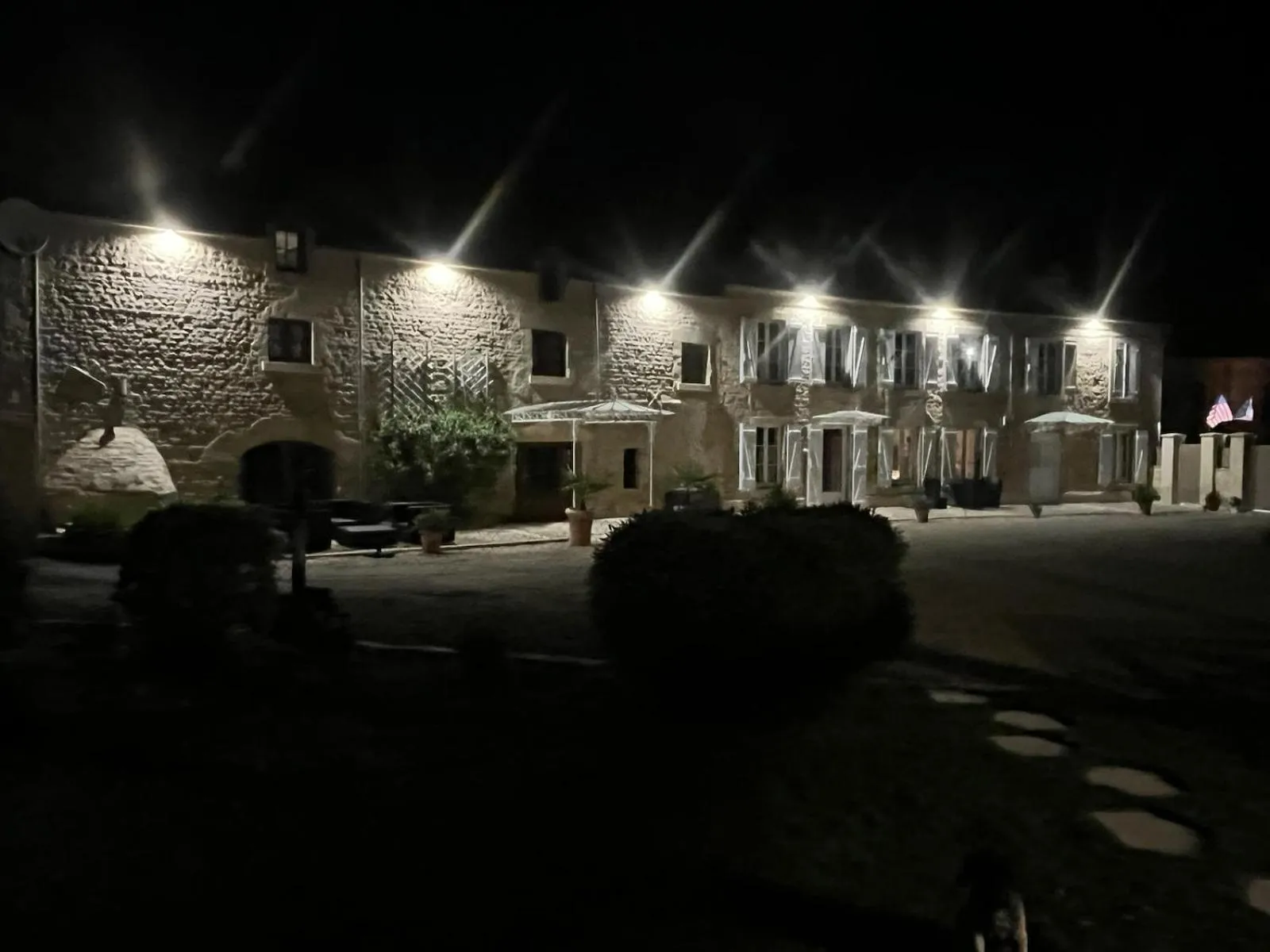 Property building in La ferme aux chats