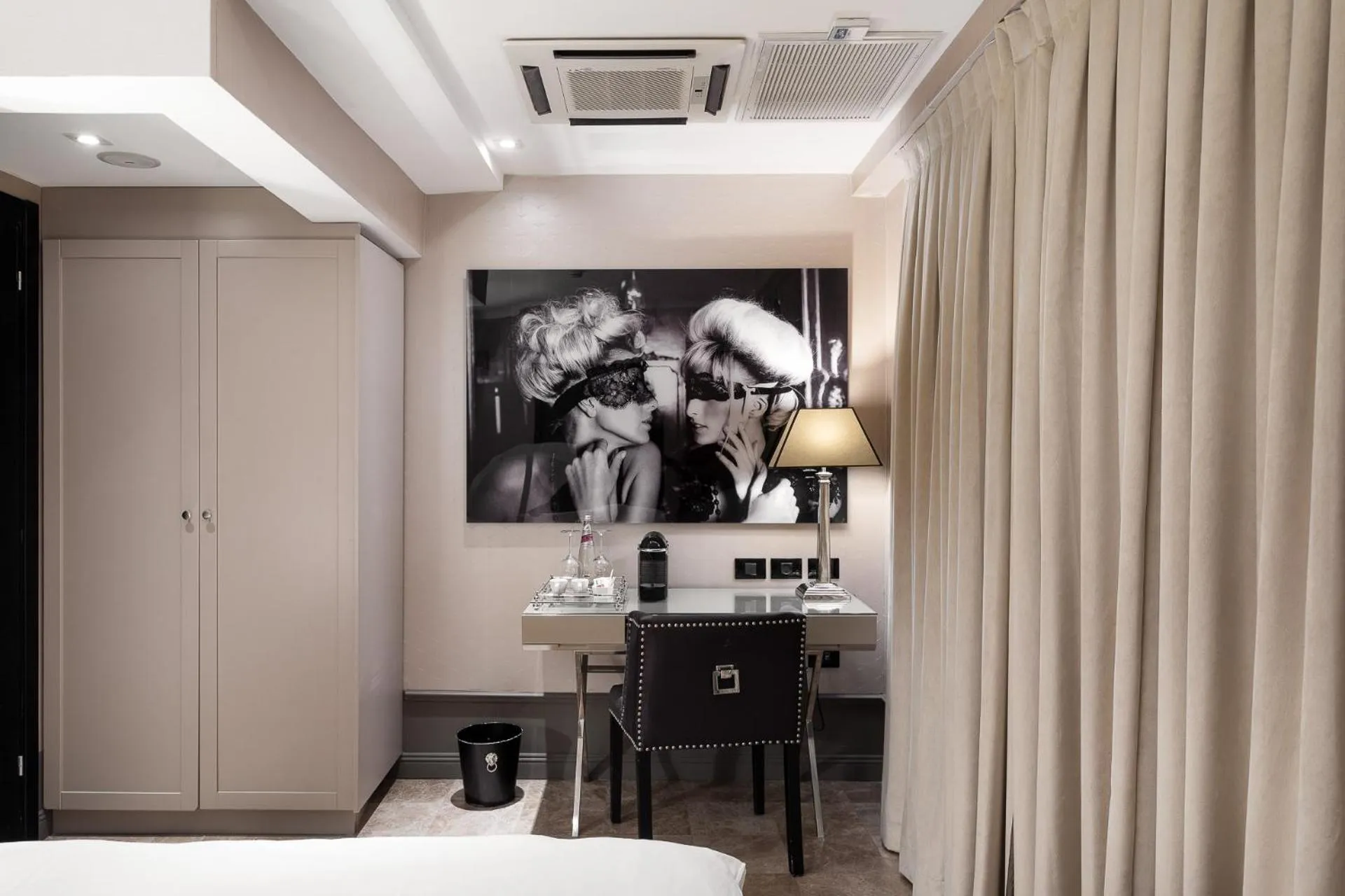 Bedroom, Bed in Hotel B Berdichevsky