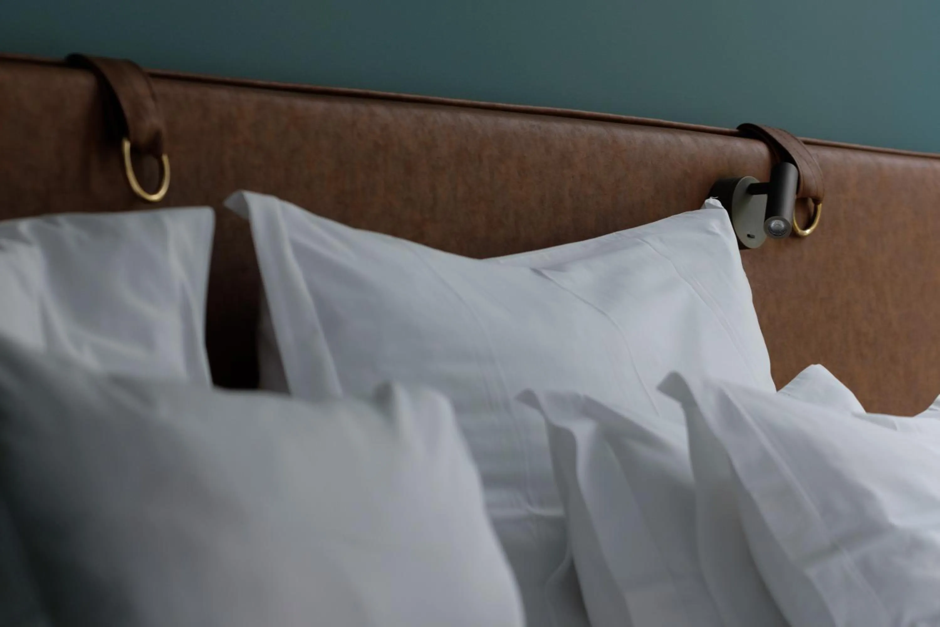 Bed in Octant Furnas