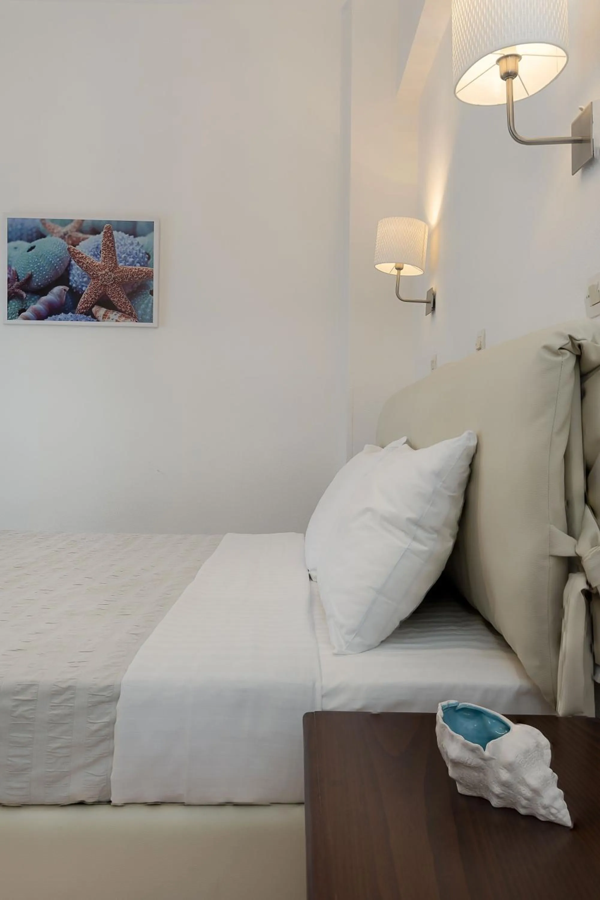 Bedroom, Bed in Diamond Apartments & Suites