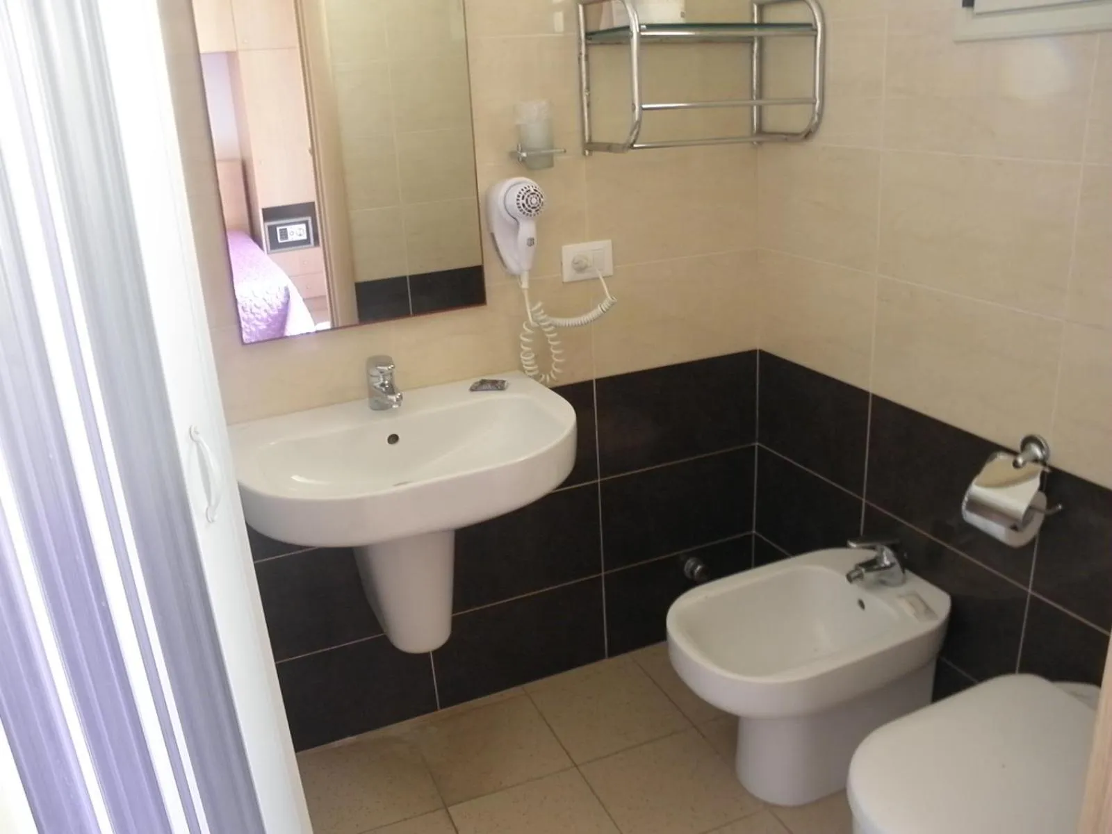 Bathroom in Hotel Blue Sky - San Foca