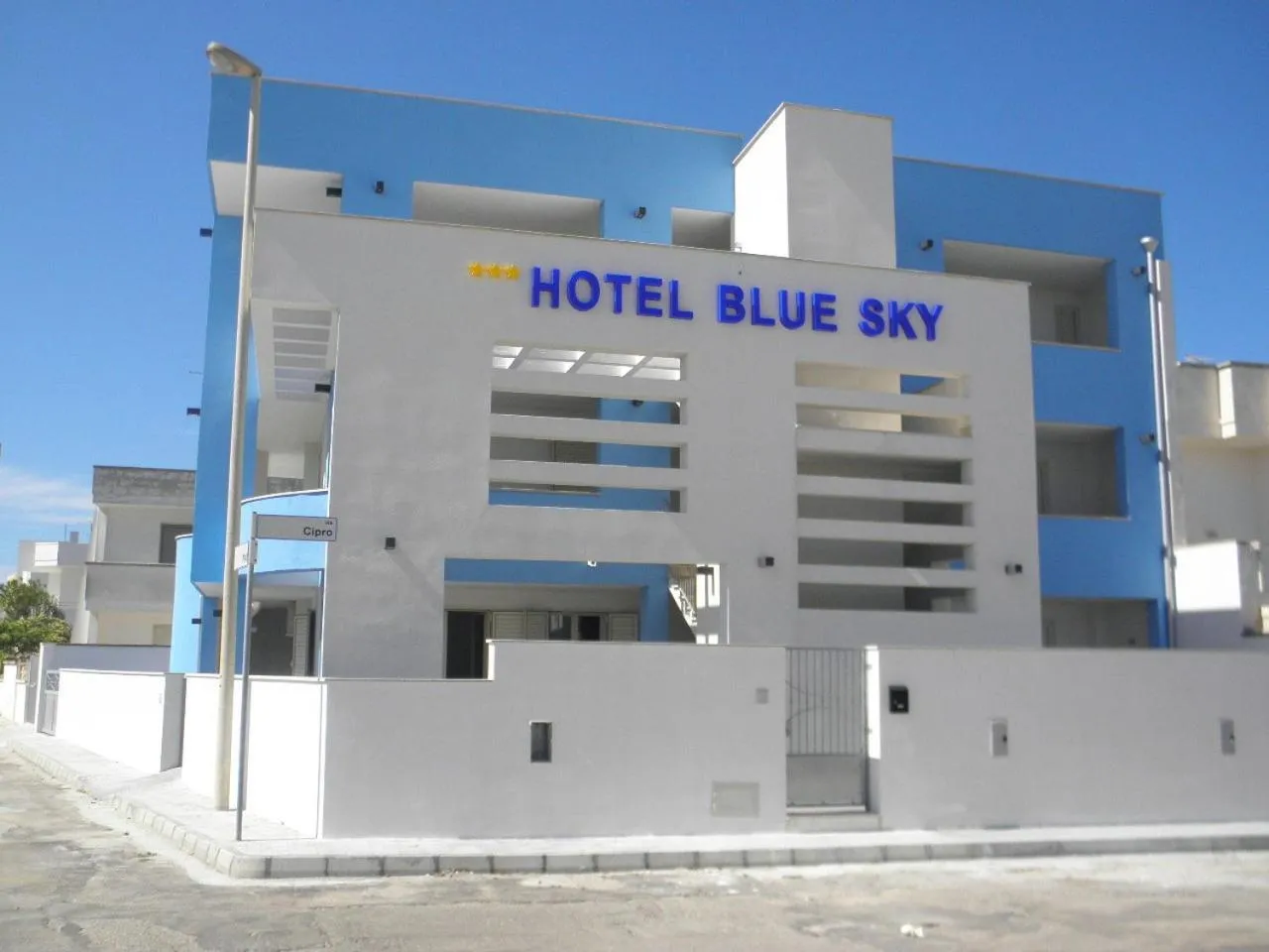 Property building in Hotel Blue Sky - San Foca