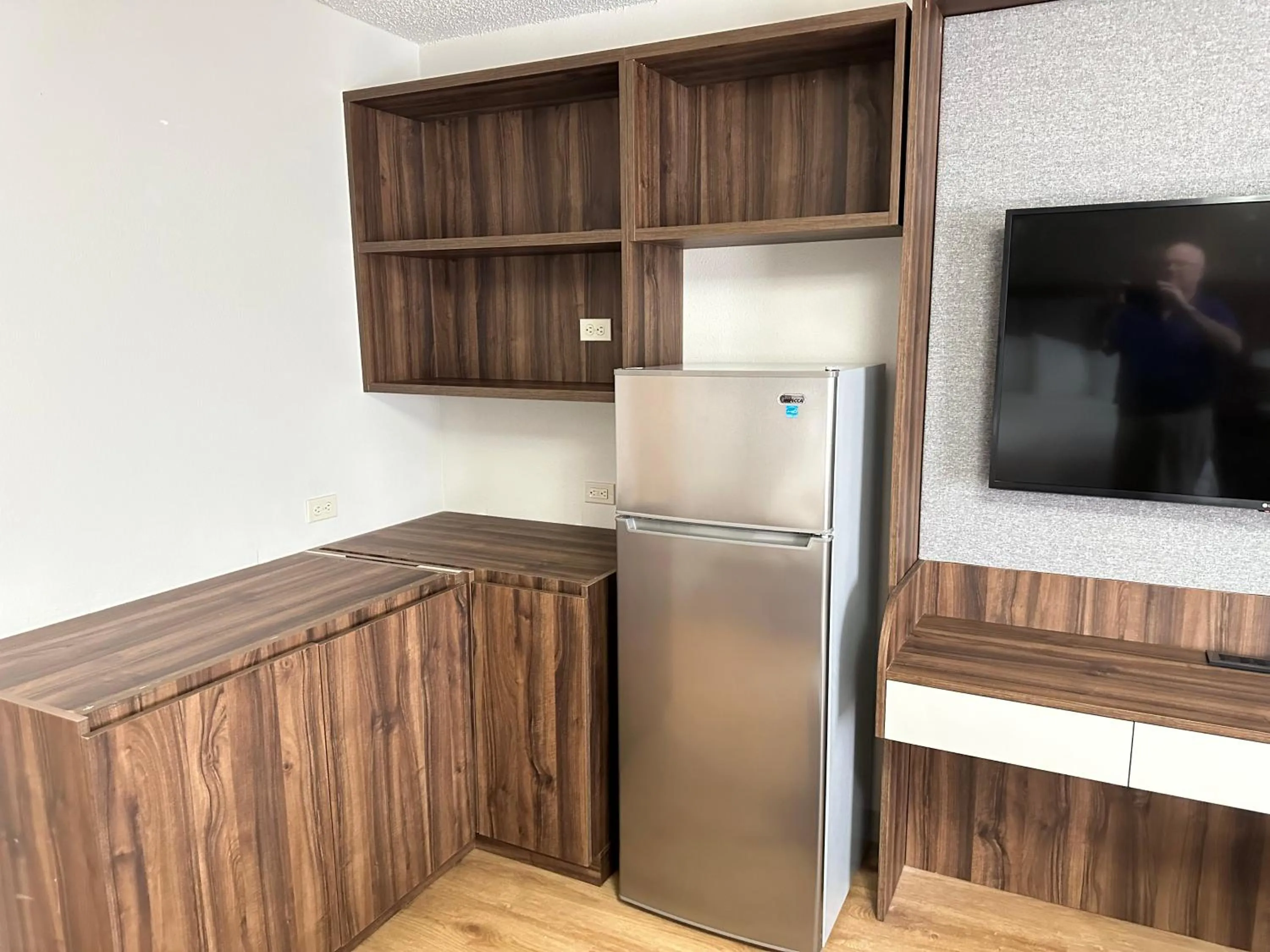 Kitchen or kitchenette in Wingate by Wyndham Hattiesburg