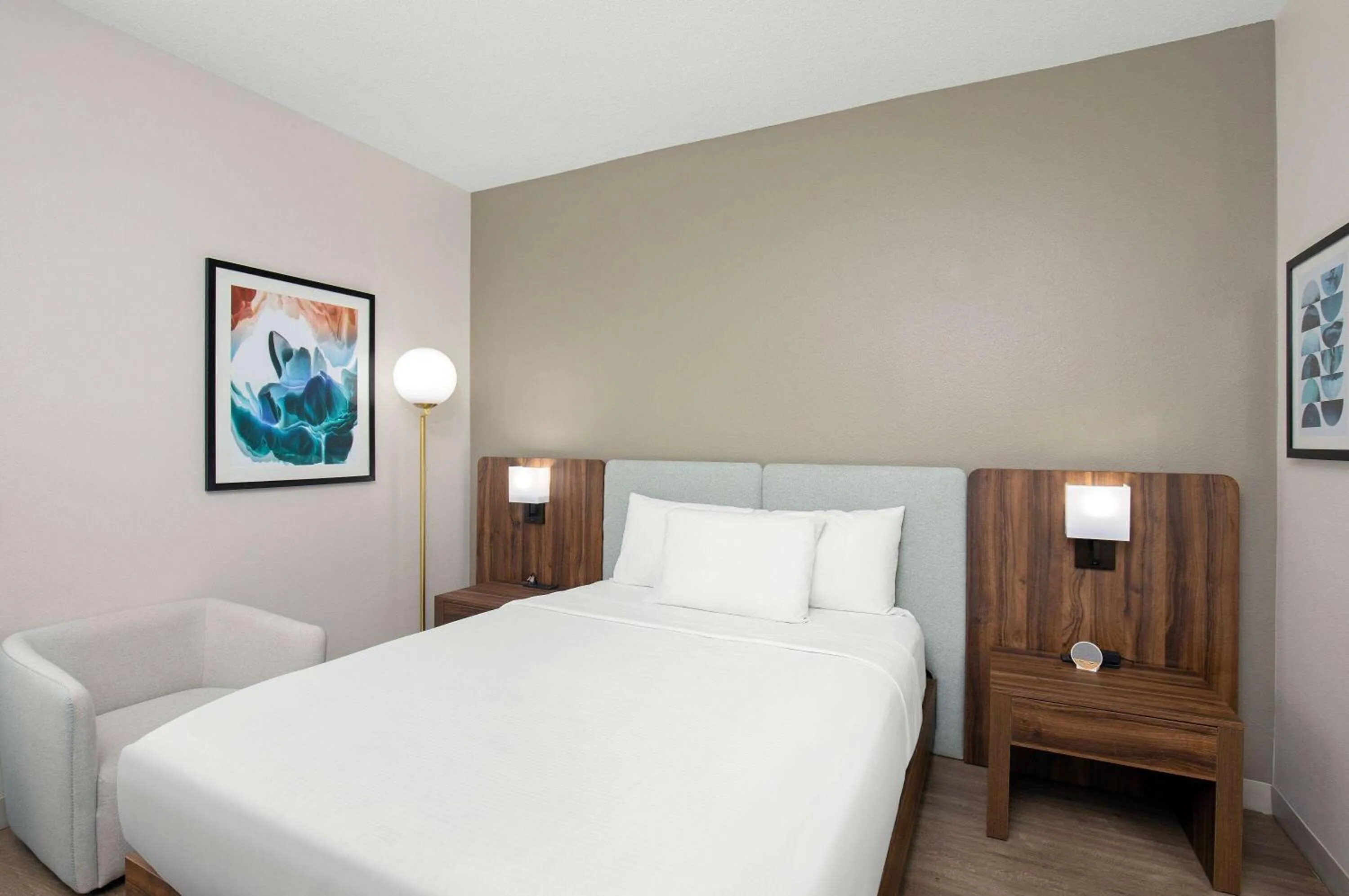 Bed in Wingate by Wyndham Hattiesburg